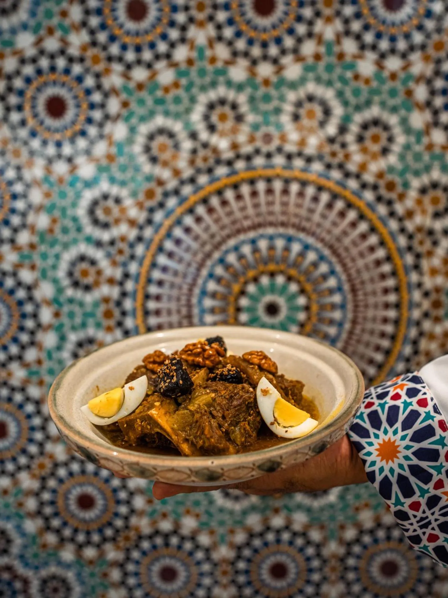 Restaurant/places to eat in Hotel Al Walid