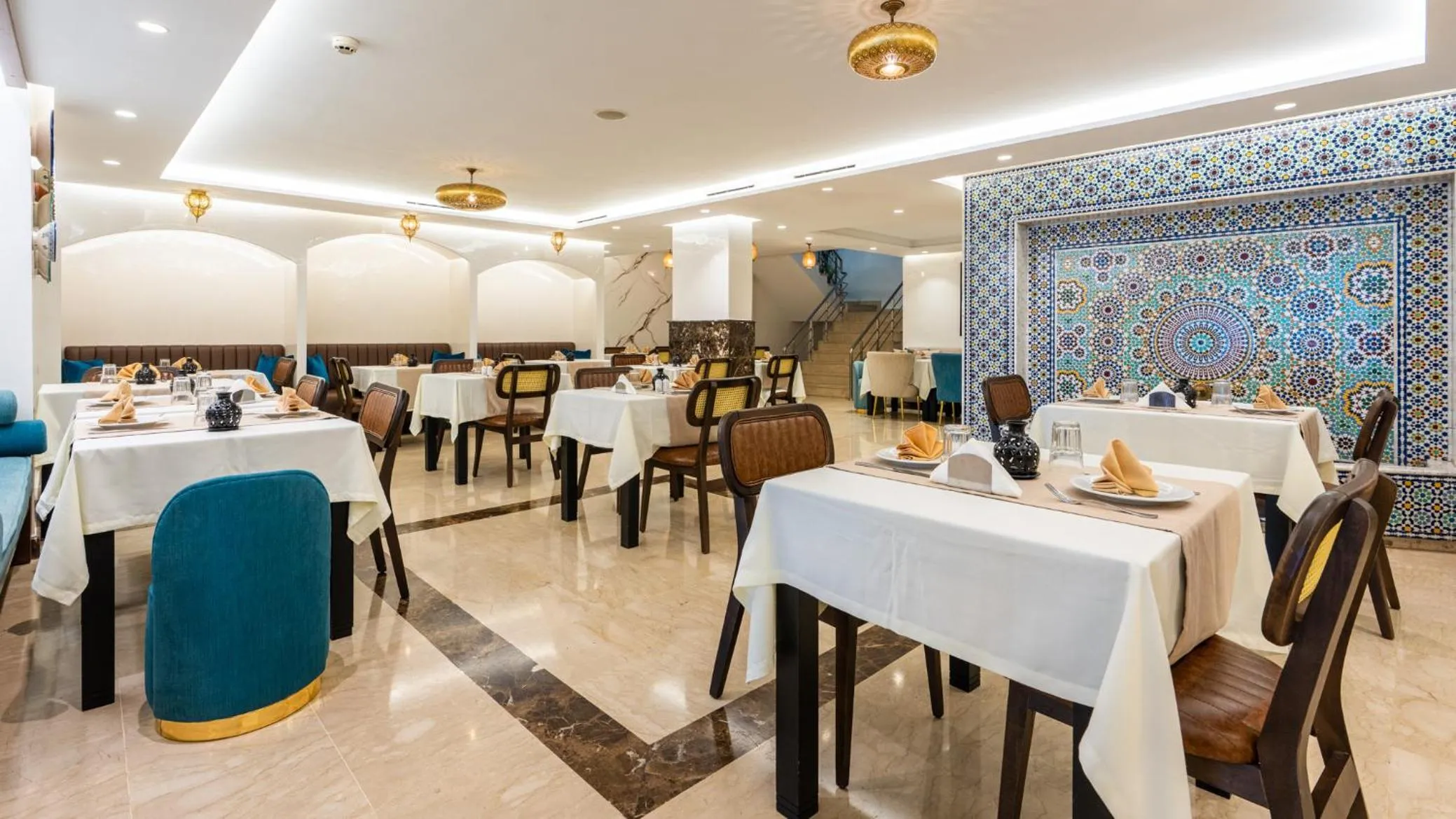 Restaurant/places to eat in Hotel Al Walid