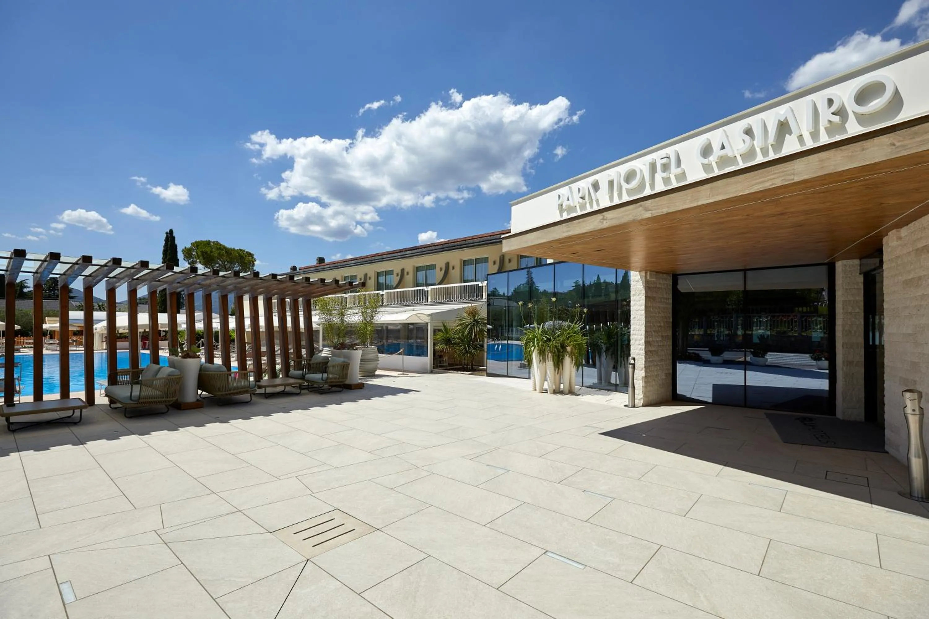 Facade/entrance in Park Hotel Casimiro