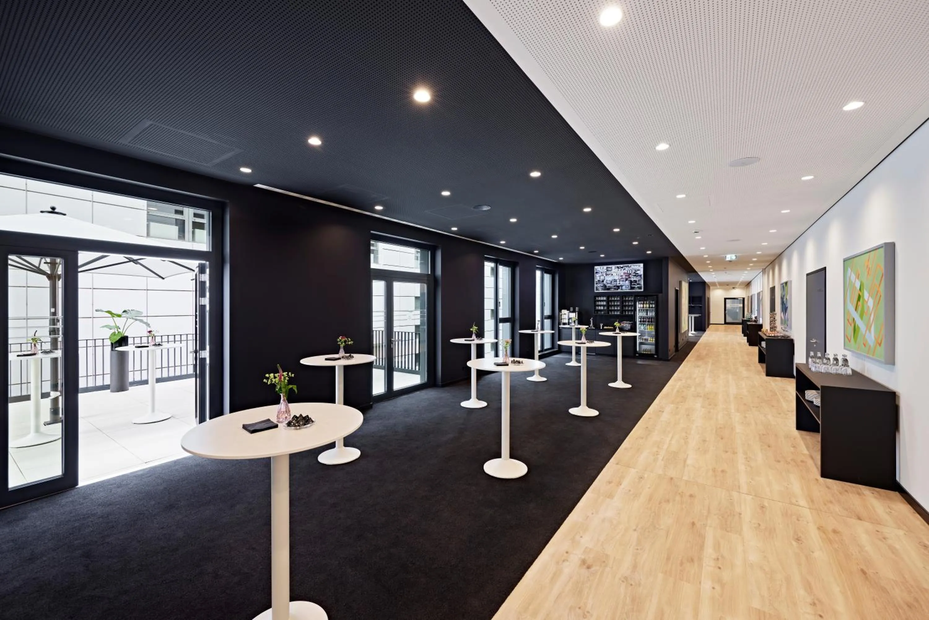 Communal lounge/ TV room in LEGERE HOTEL Erfurt