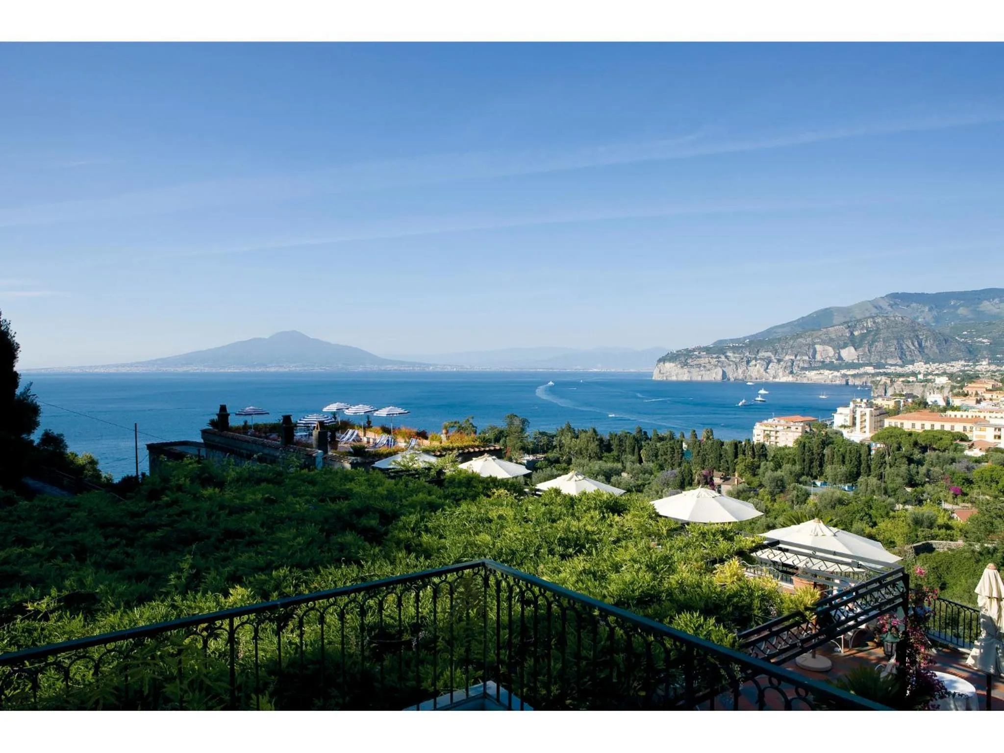 Bird's eye view in Grand Hotel Capodimonte