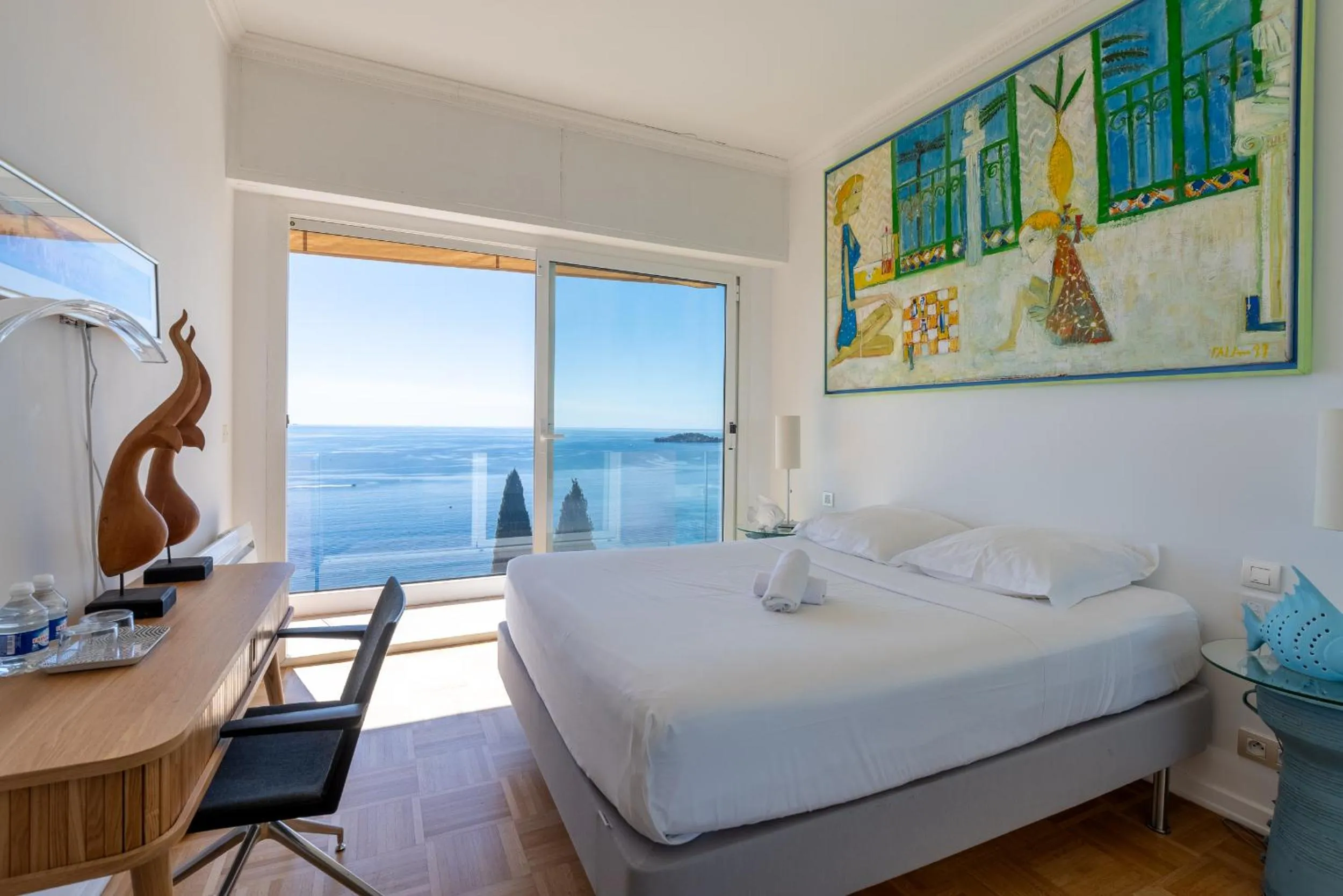 Bed in Villa Eze Vue Mer