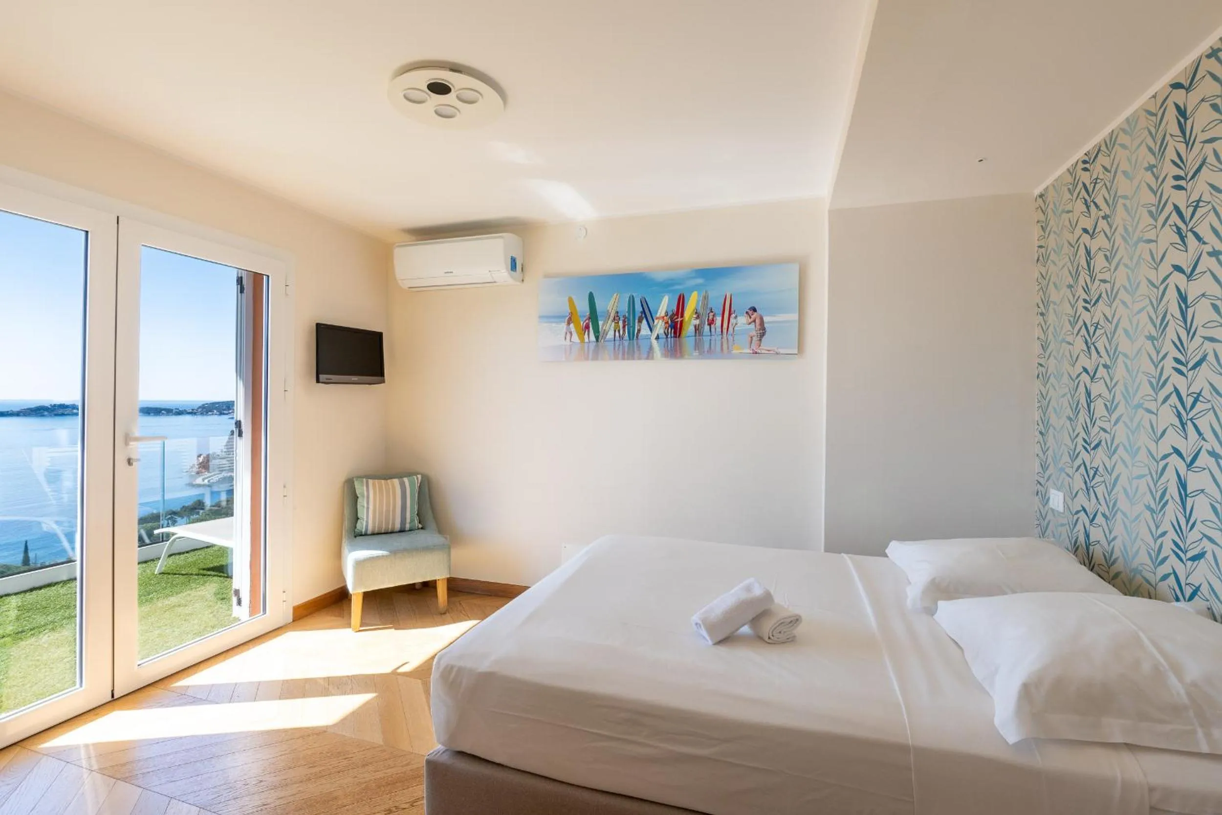 Bed in Villa Eze Vue Mer