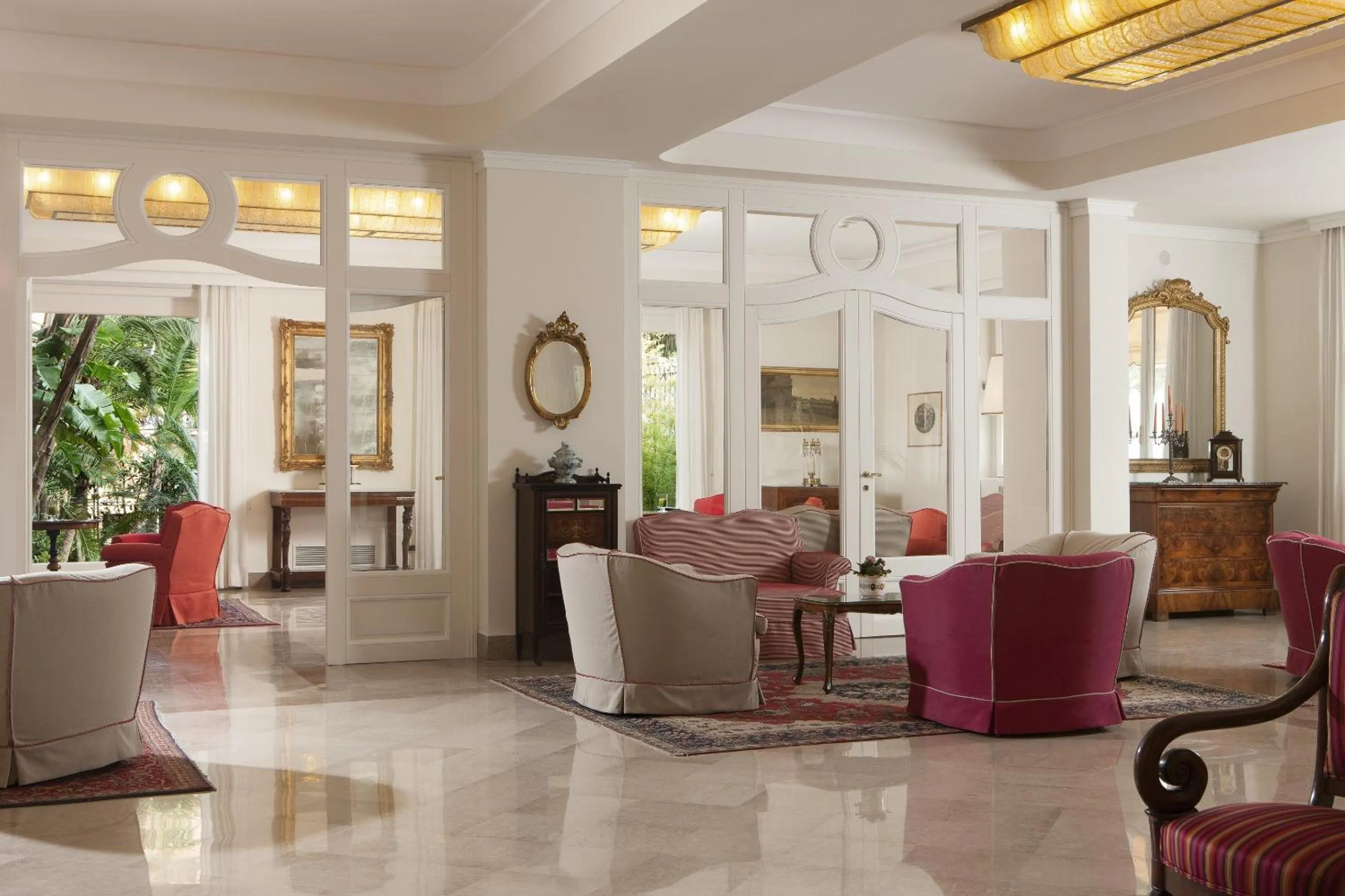 Lobby or reception in Grand Hotel Royal