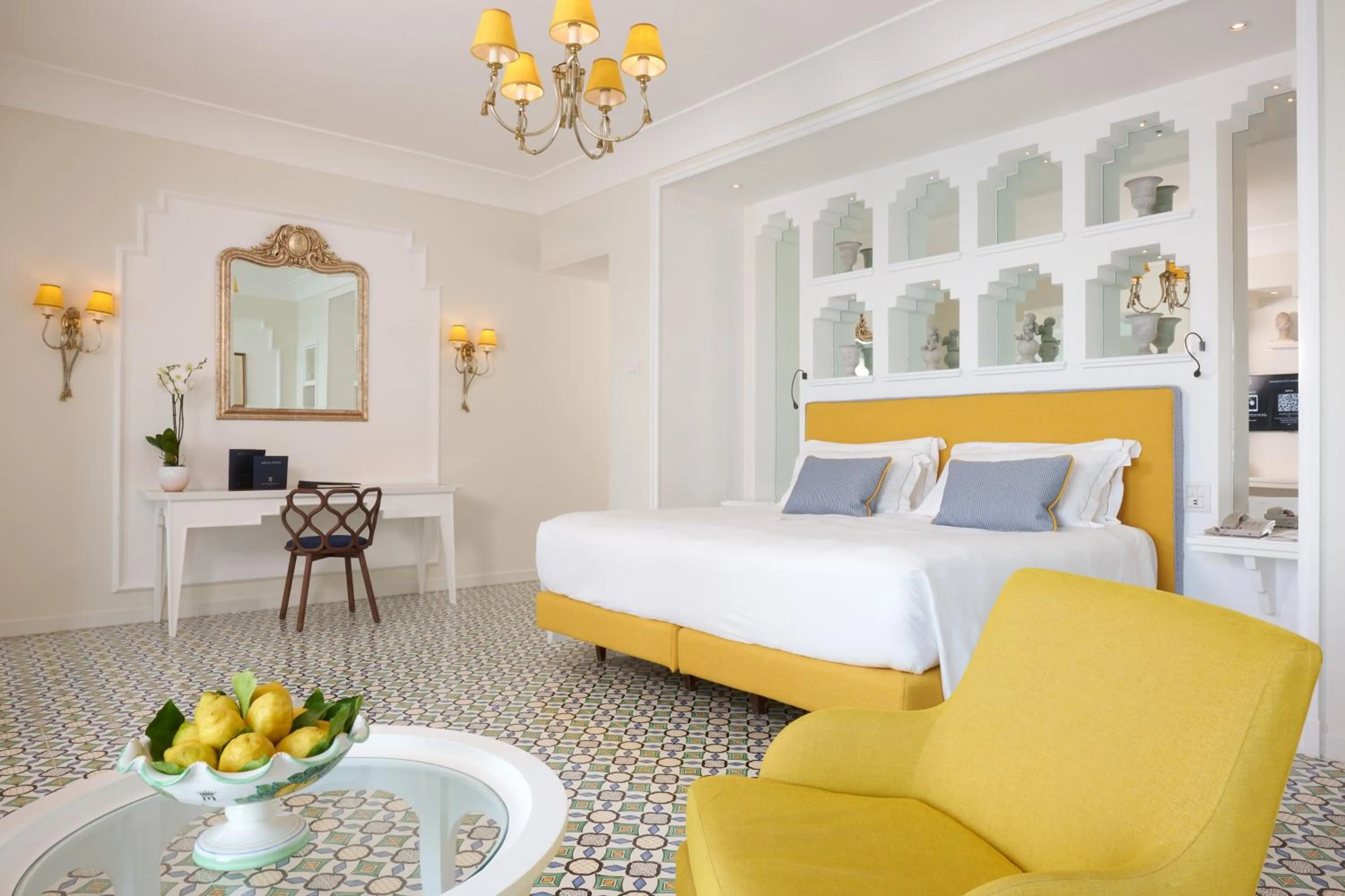 View (from property/room), Bed in Grand Hotel Ambasciatori