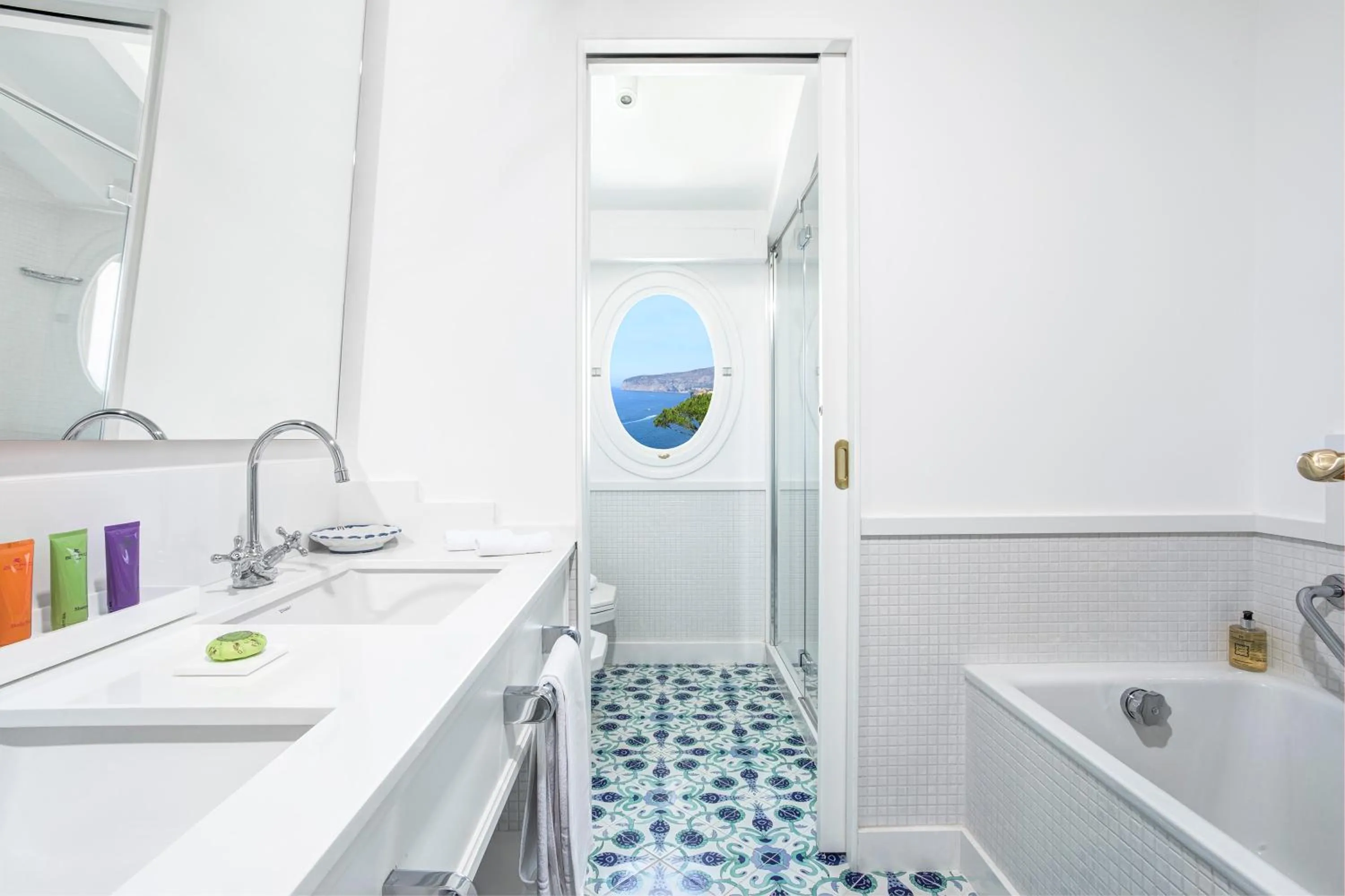 Bathroom in Grand Hotel Ambasciatori