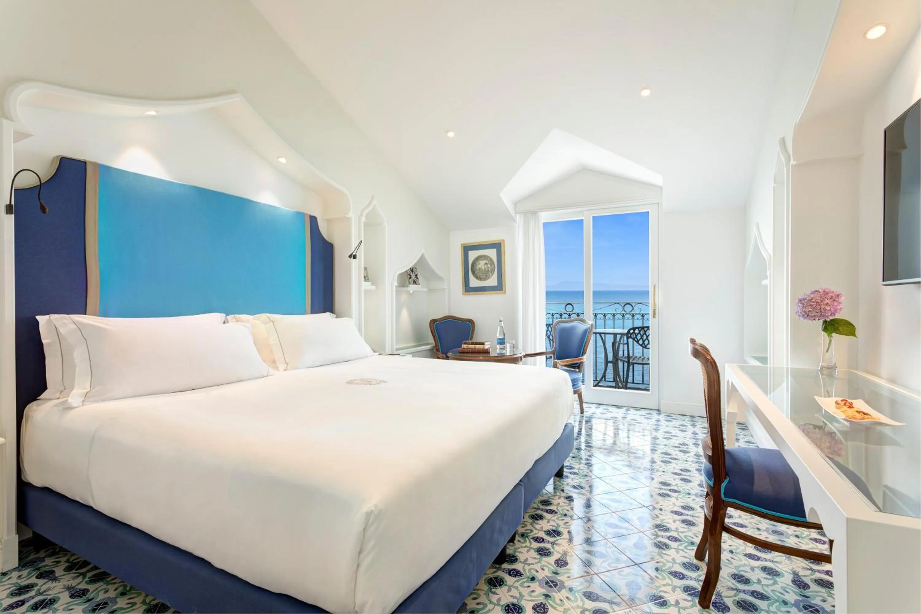 Bed in Grand Hotel Ambasciatori