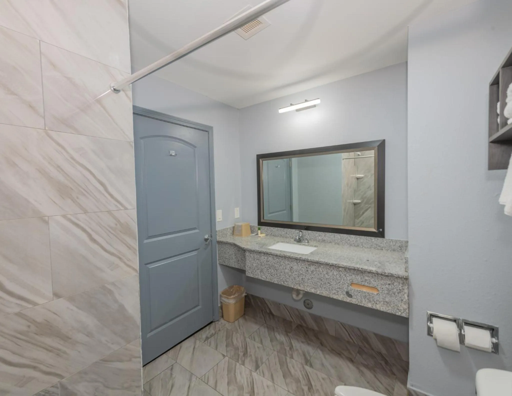 Jamestown inn & Suites