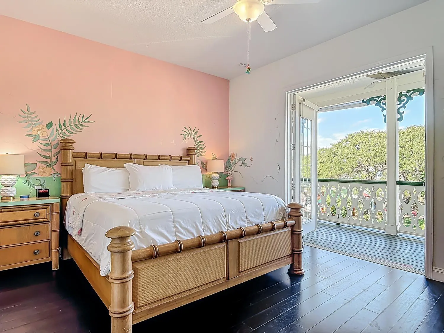 Bedroom, Bed in Inn on the Avenue