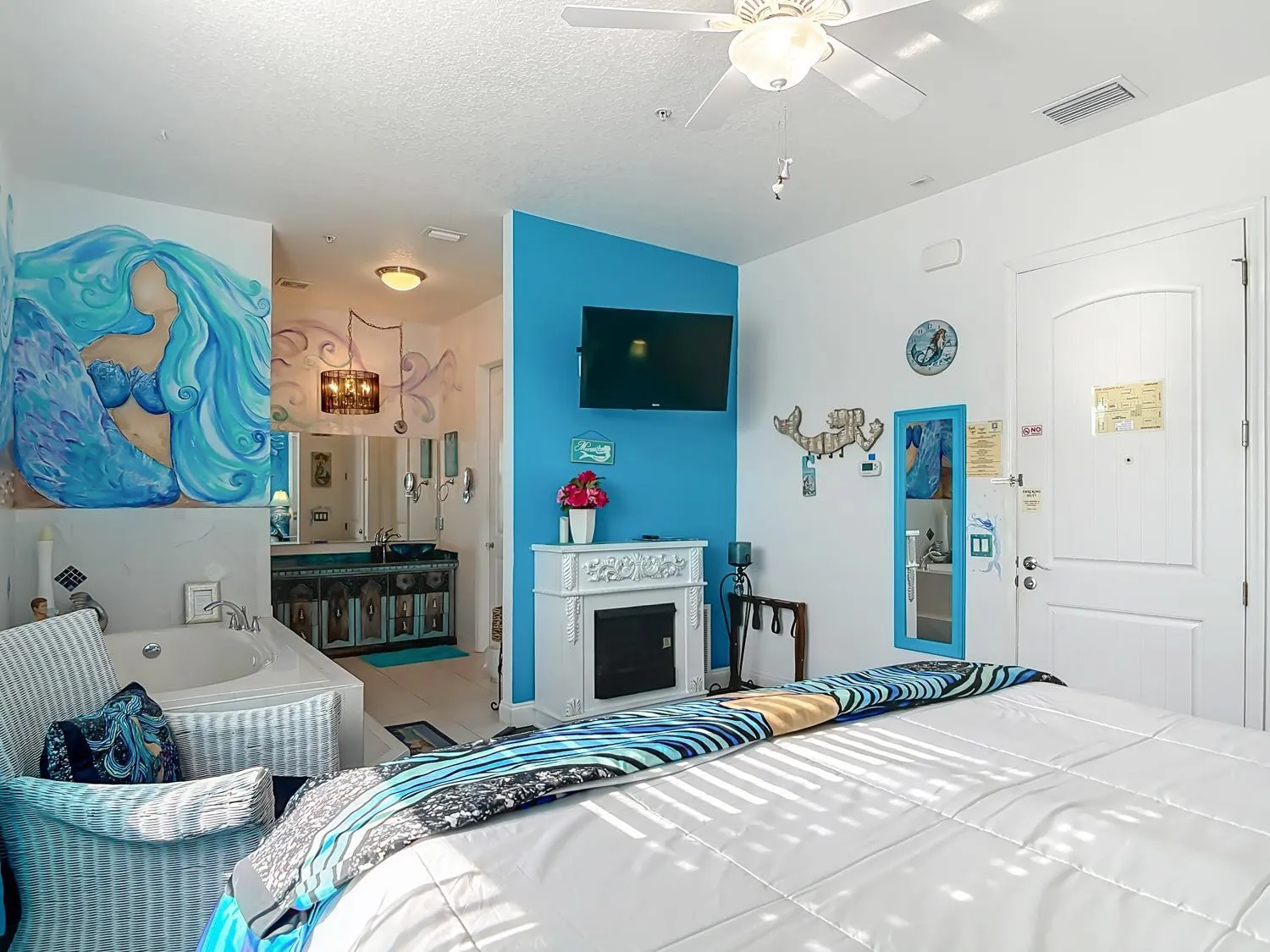 Photo of the whole room, Bed in Inn on the Avenue