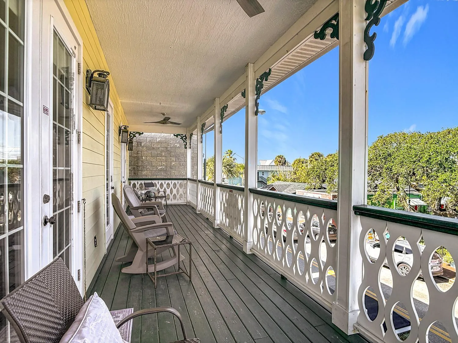 Patio in Inn on the Avenue