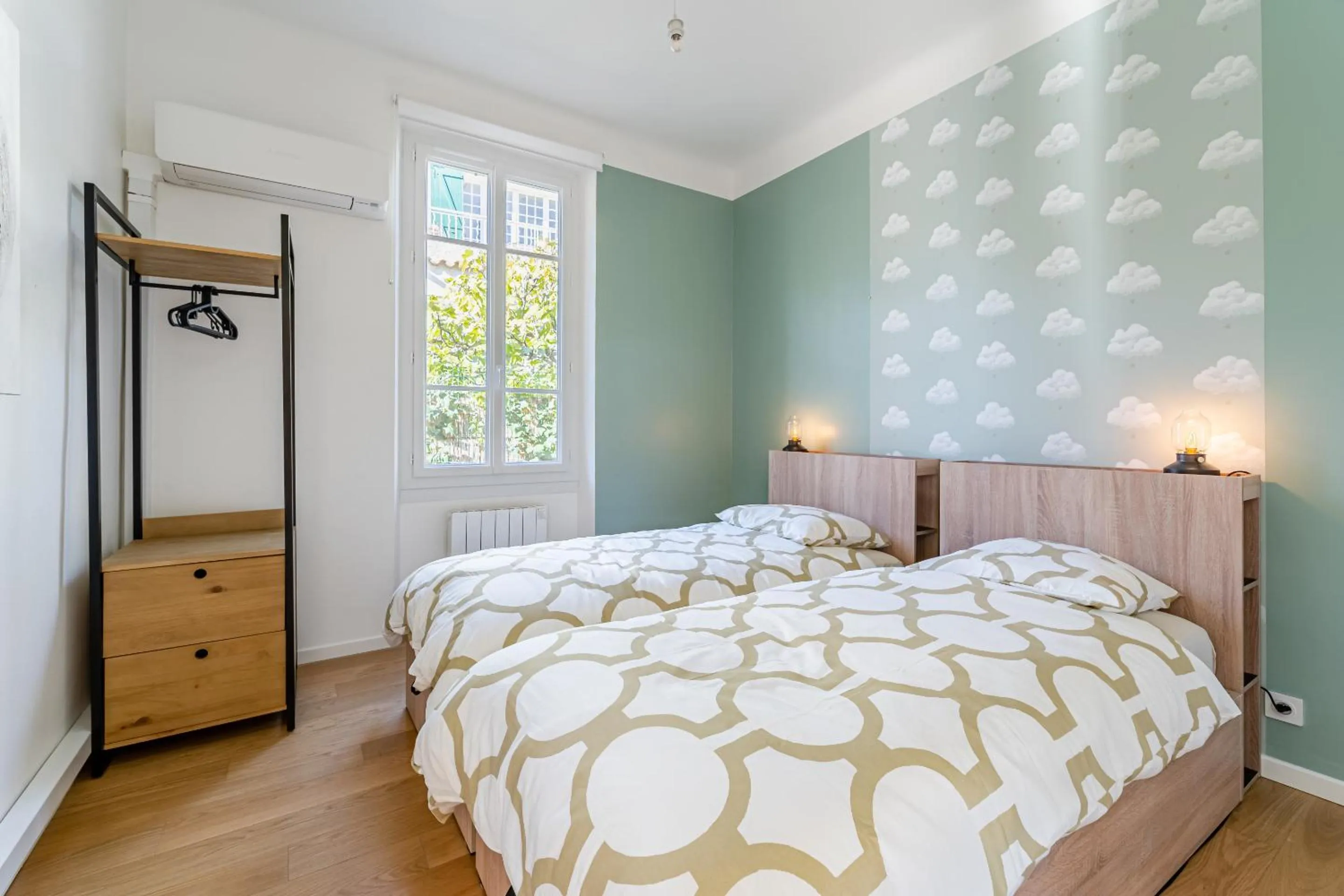 Bedroom, Bed in Les Oliviers
