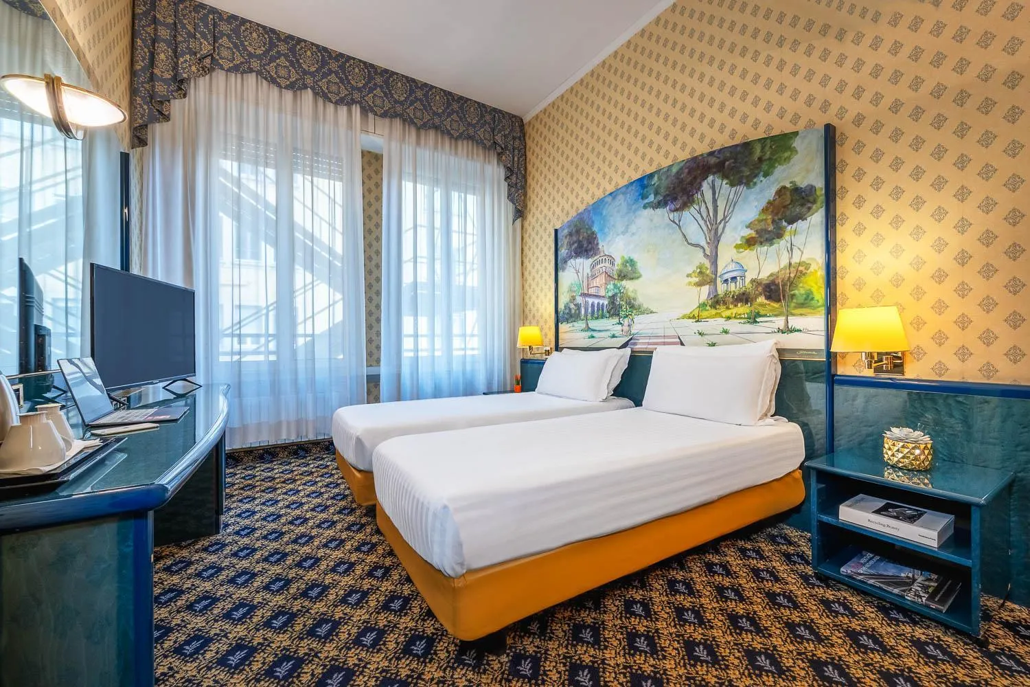 Bed in iH Hotels Milano Ambasciatori