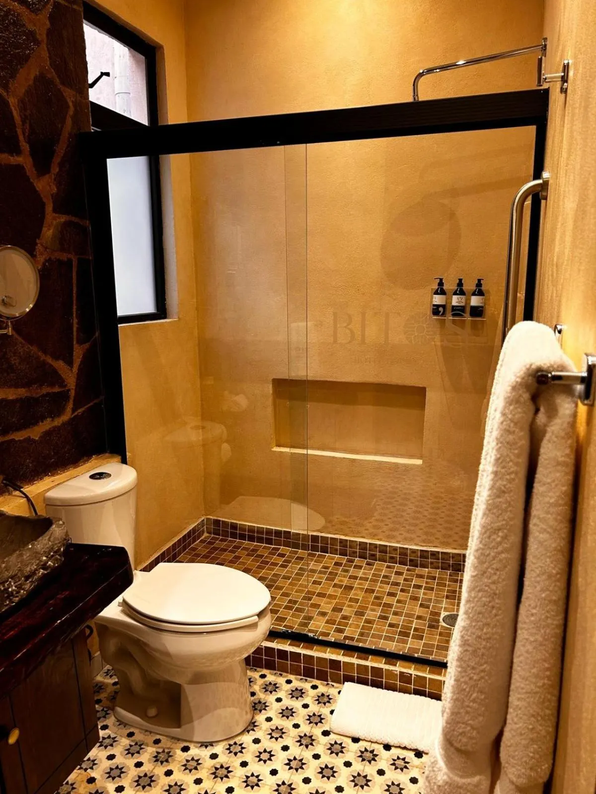 Shower in Bito's Hotel Boutique