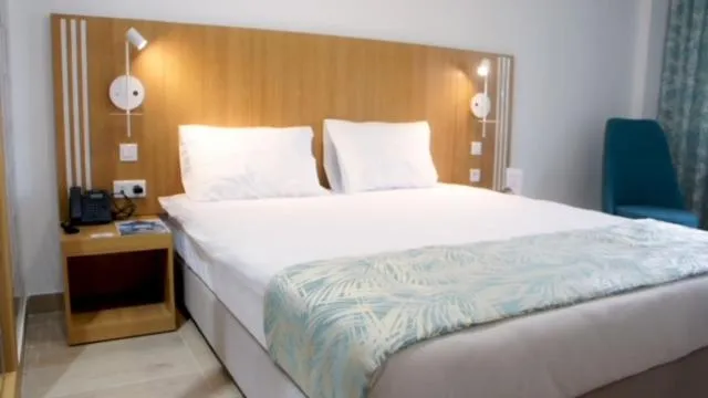 Bedroom, Bed in Hotel Delphin-Nouadhibou