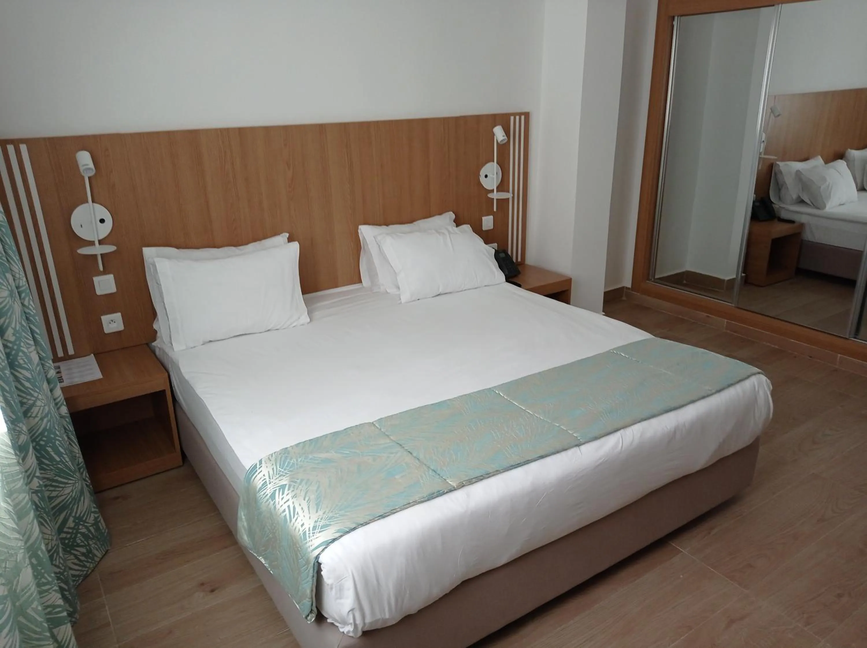 Bedroom, Bed in Hotel Delphin-Nouadhibou