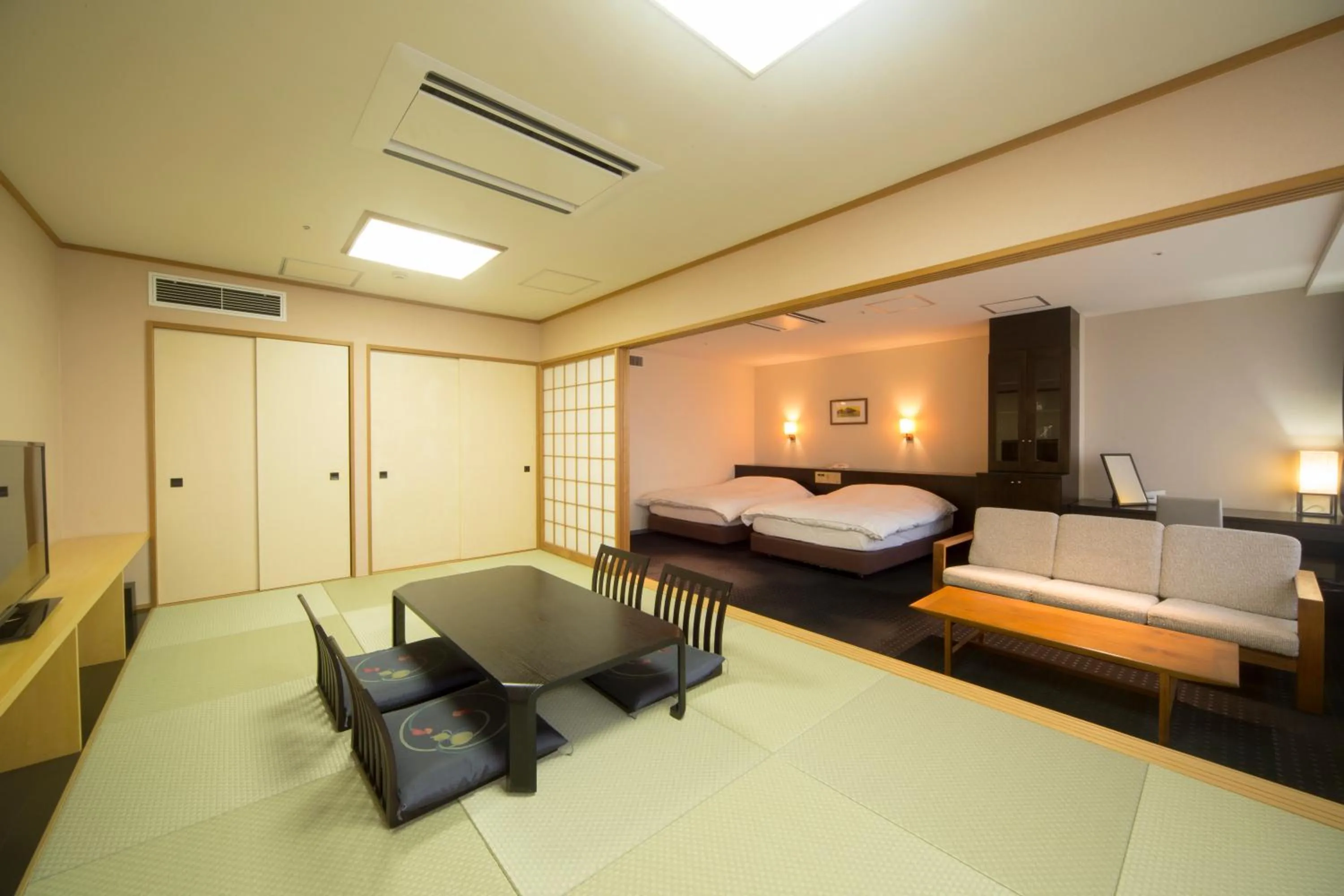 Photo of the whole room, Bed in Kikunan Onsen Yubel Hotel