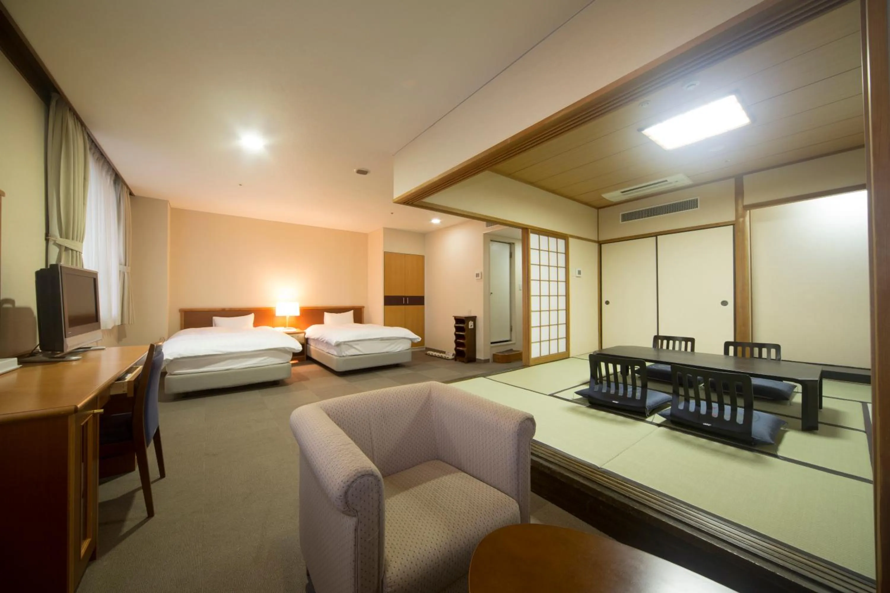 Photo of the whole room, Bed in Kikunan Onsen Yubel Hotel