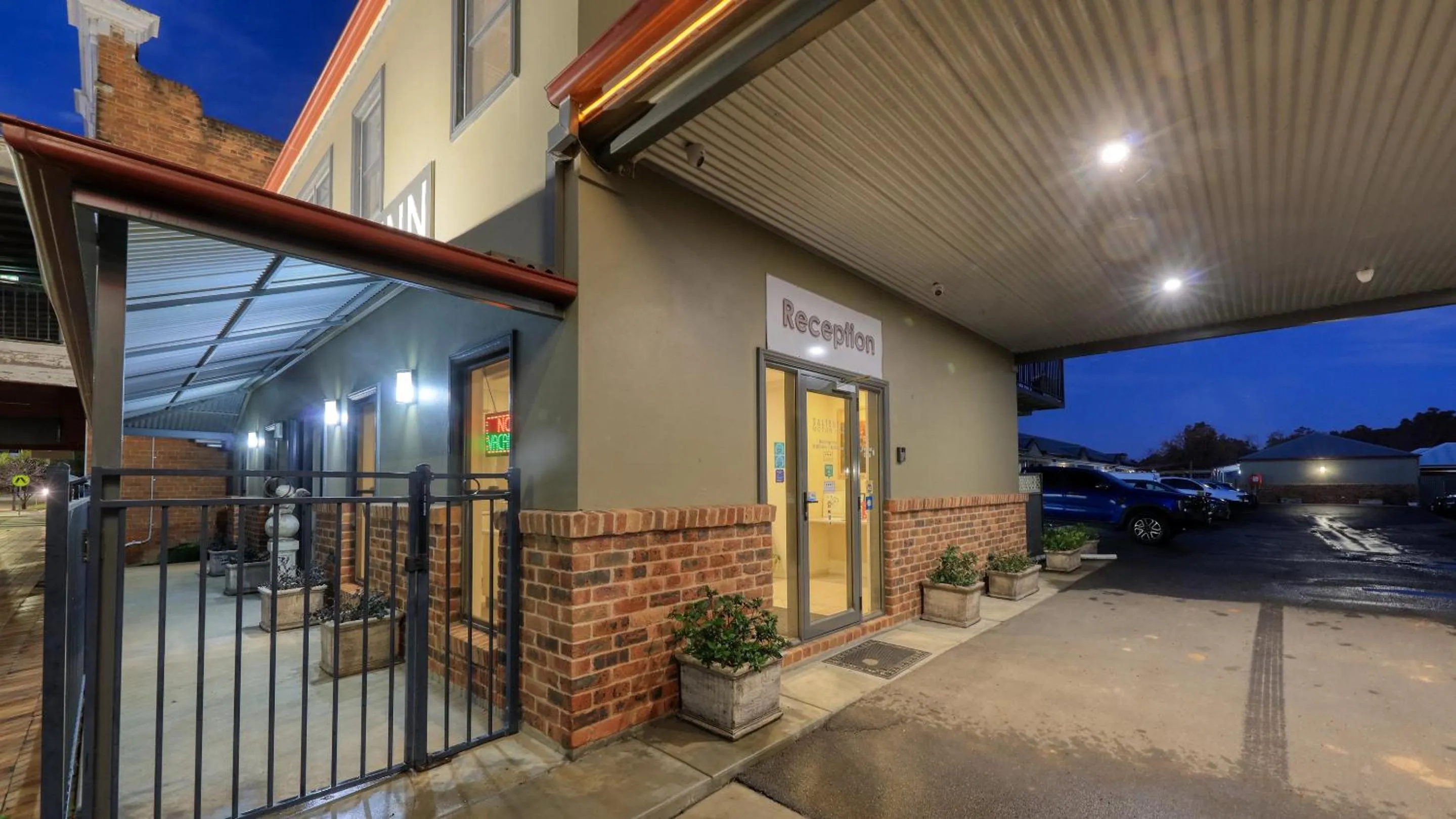 Lobby or reception in The Saltbush Motor Inn