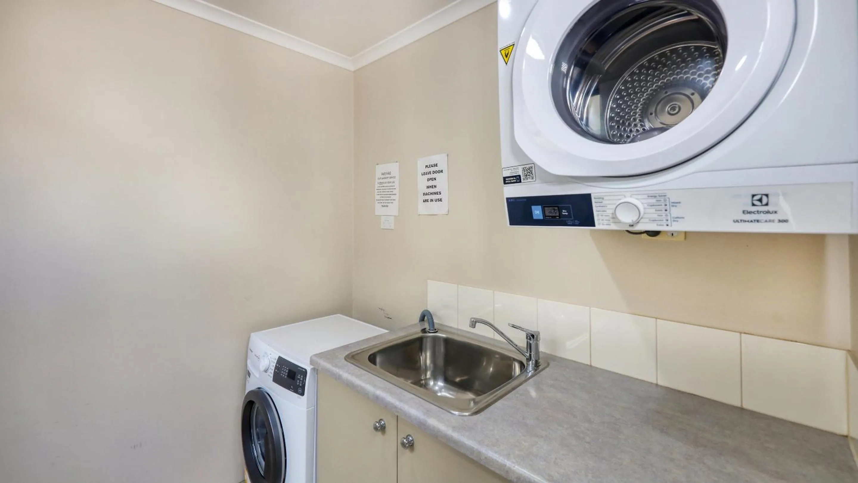 laundry in The Saltbush Motor Inn