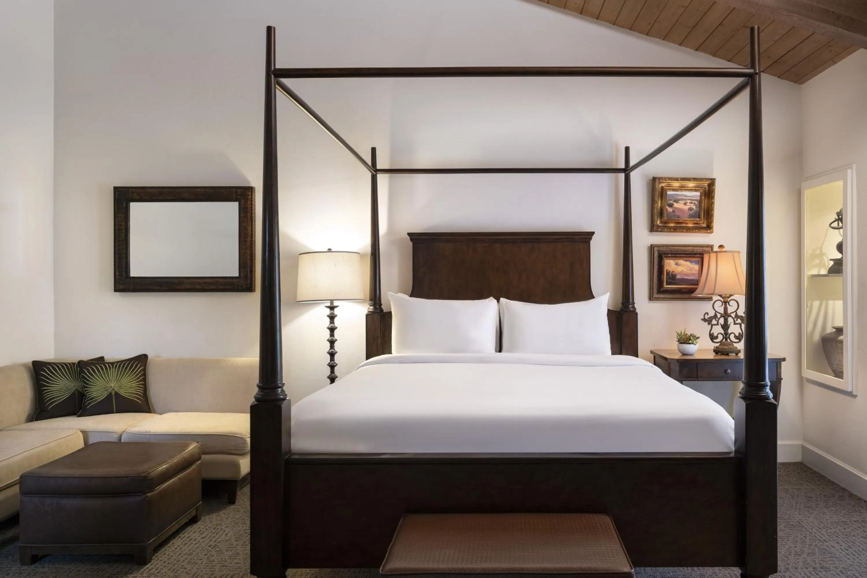 Bedroom, Bed in La Casa Del Zorro Resort & Spa