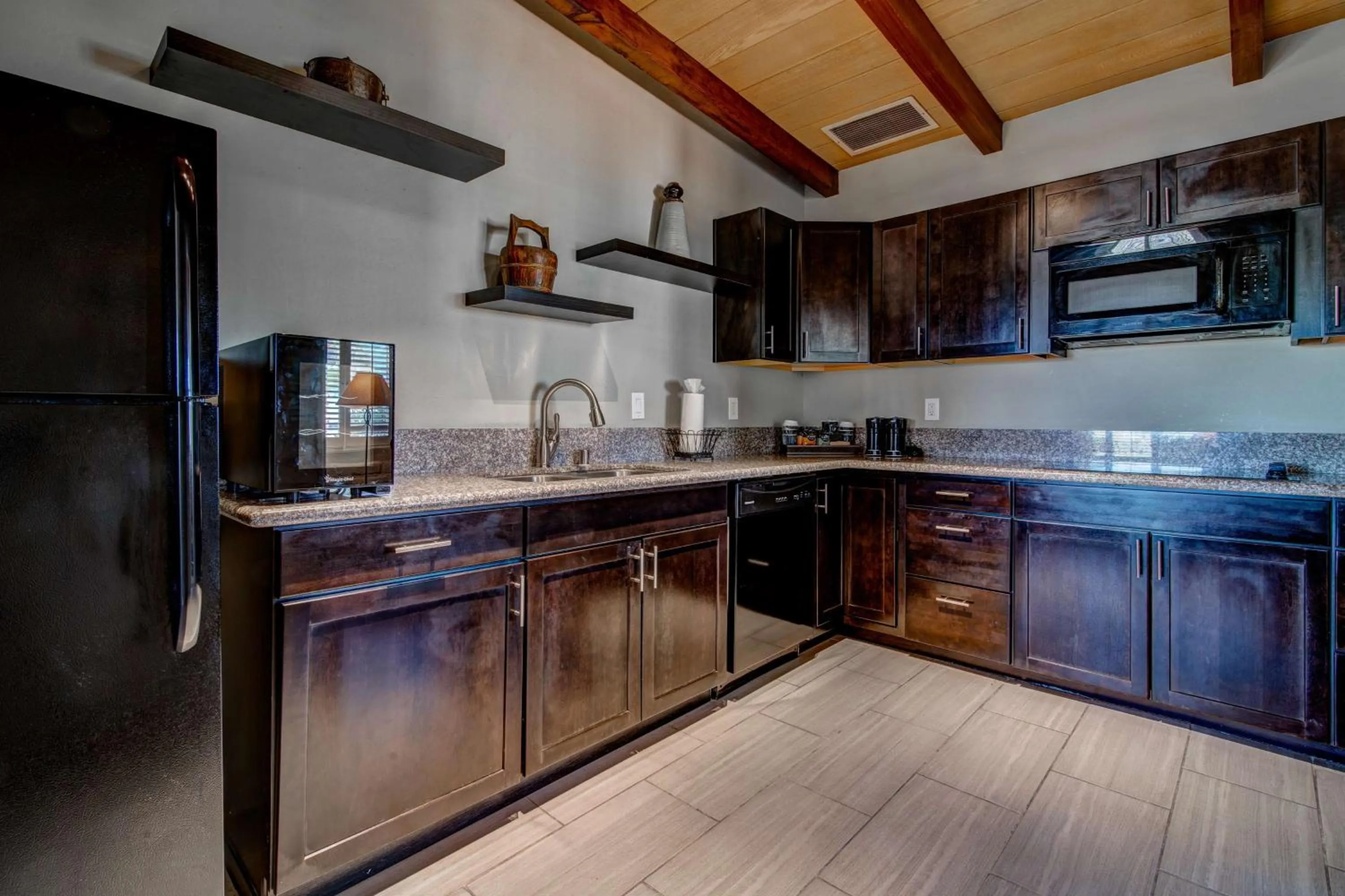 Coffee/tea facilities in La Casa Del Zorro Resort & Spa