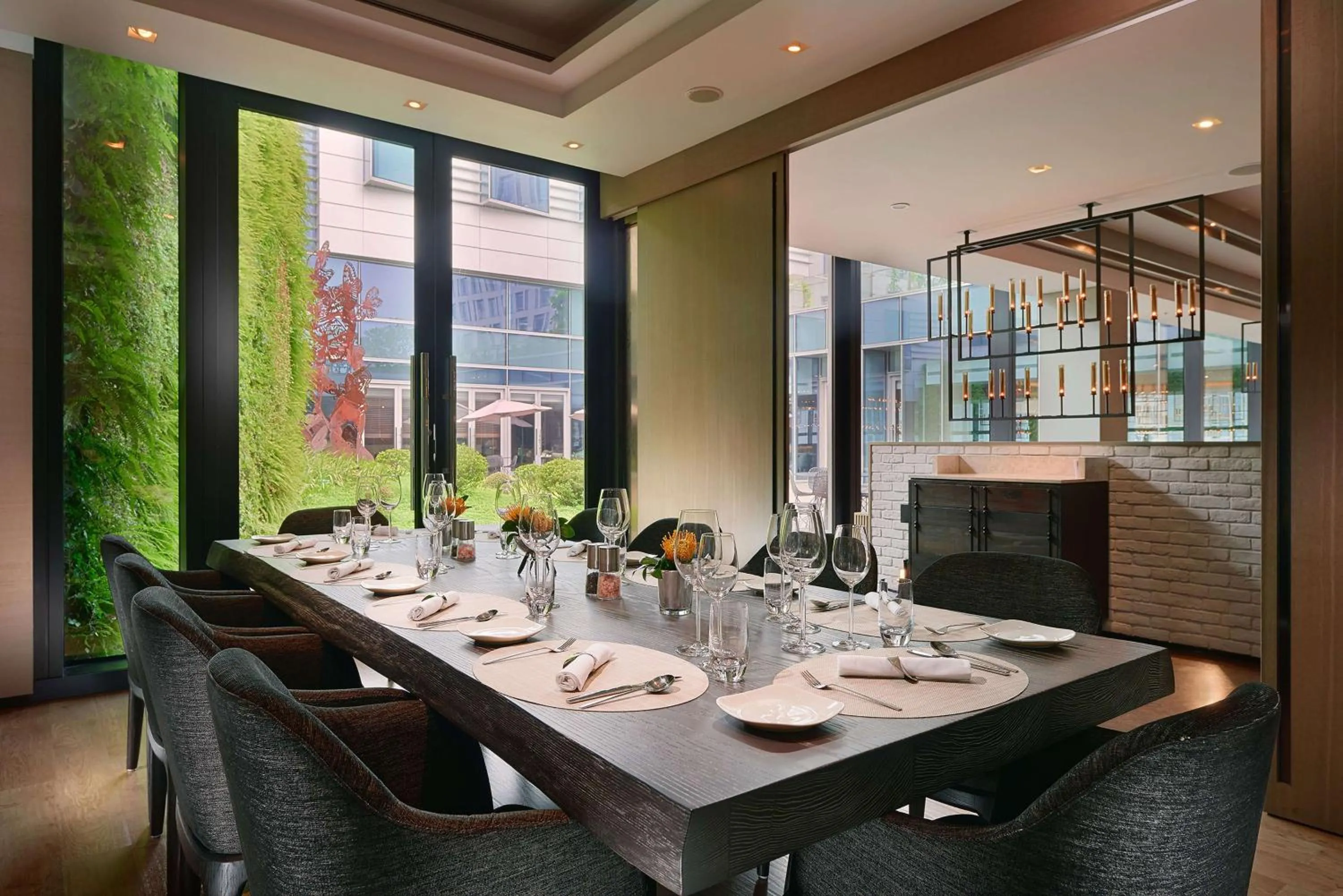 Restaurant/places to eat in Humble House Taipei, Curio Collection by Hilton