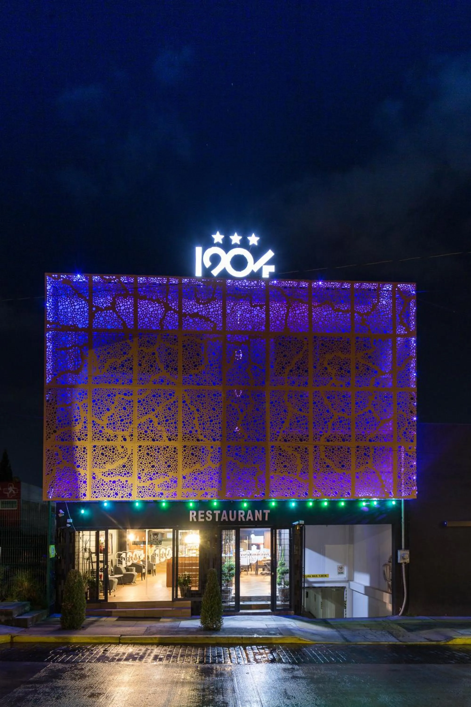 Property building in Hotel Restaurant 1904