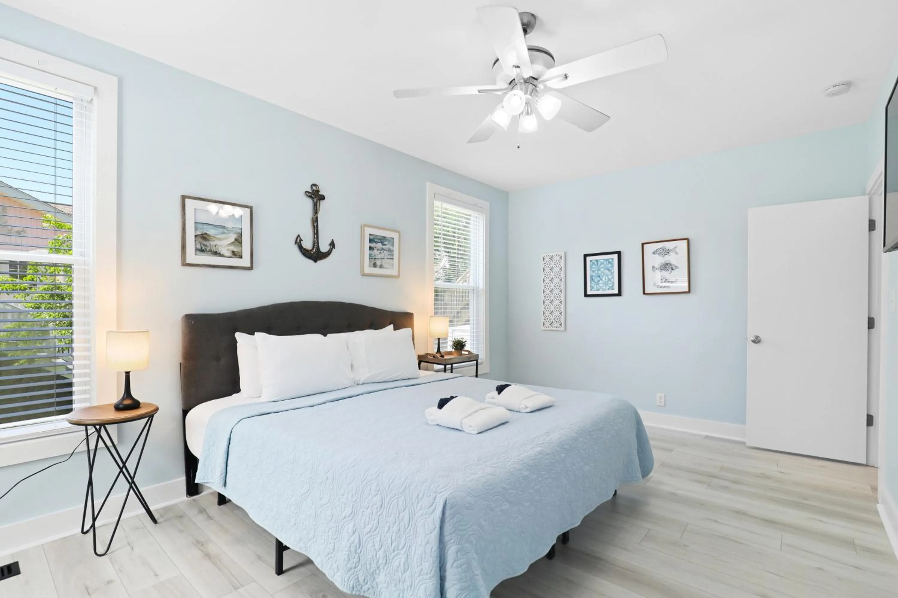 Bed in Salty Shack Unit A Dog Friendly Home Across from the Beach - Central Location