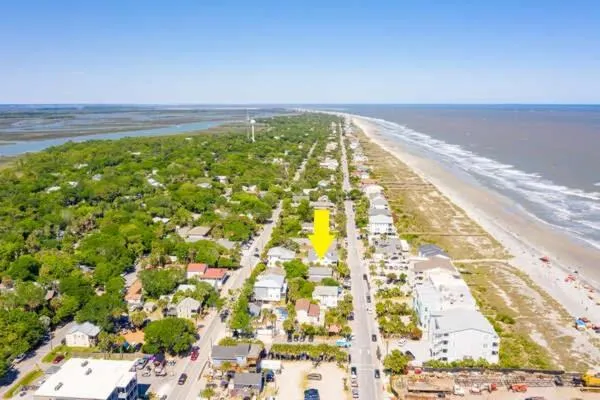 Salty Shack Unit A Dog Friendly Home Across from the Beach - Central Location