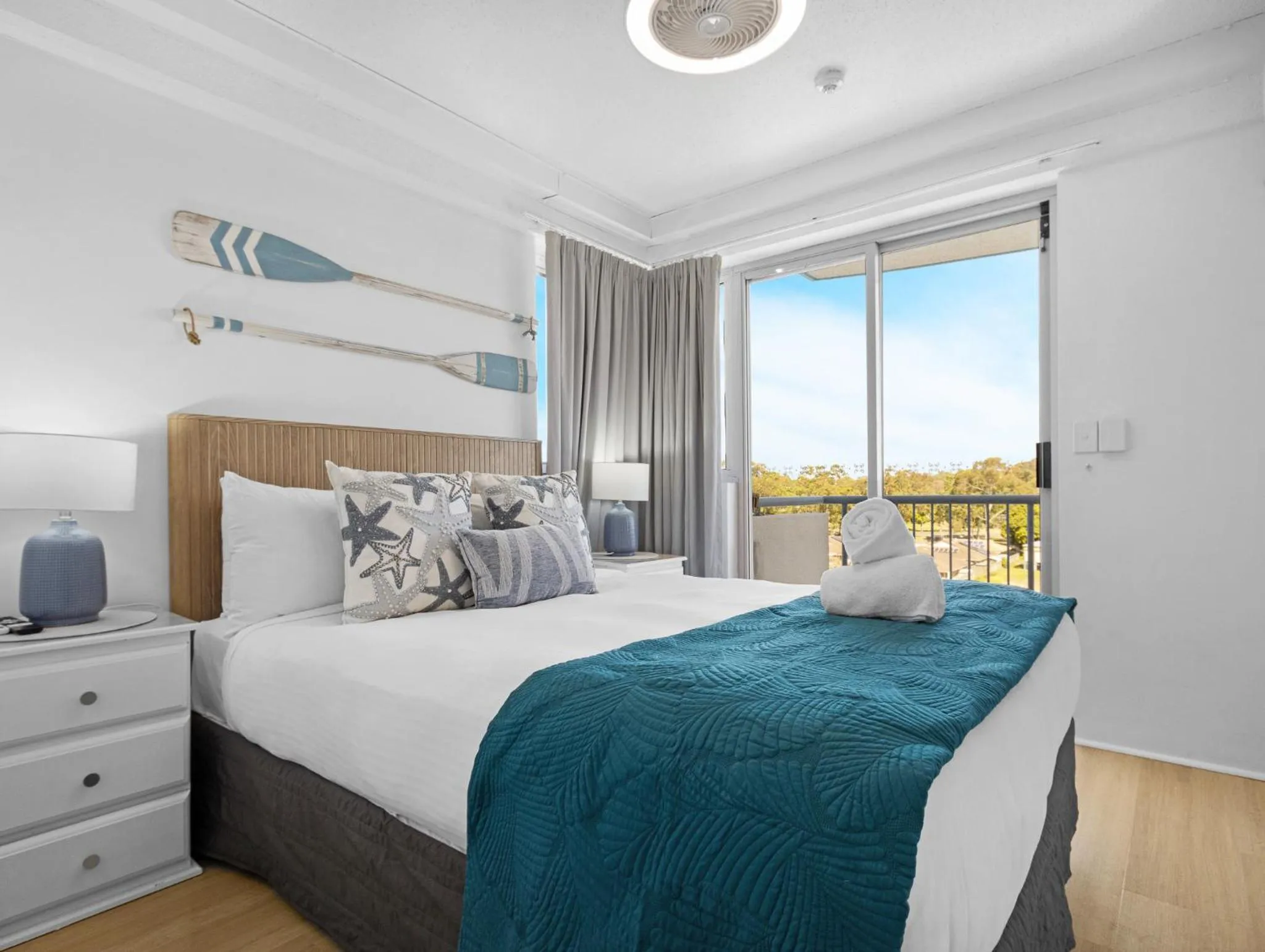 Bedroom, Bed in Riviera Resort