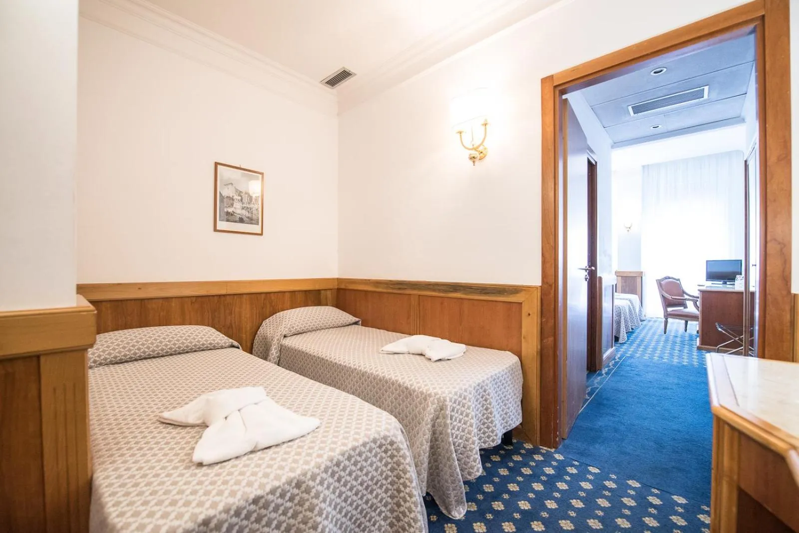 Photo of the whole room, Bed in Quality Hotel Nova Domus