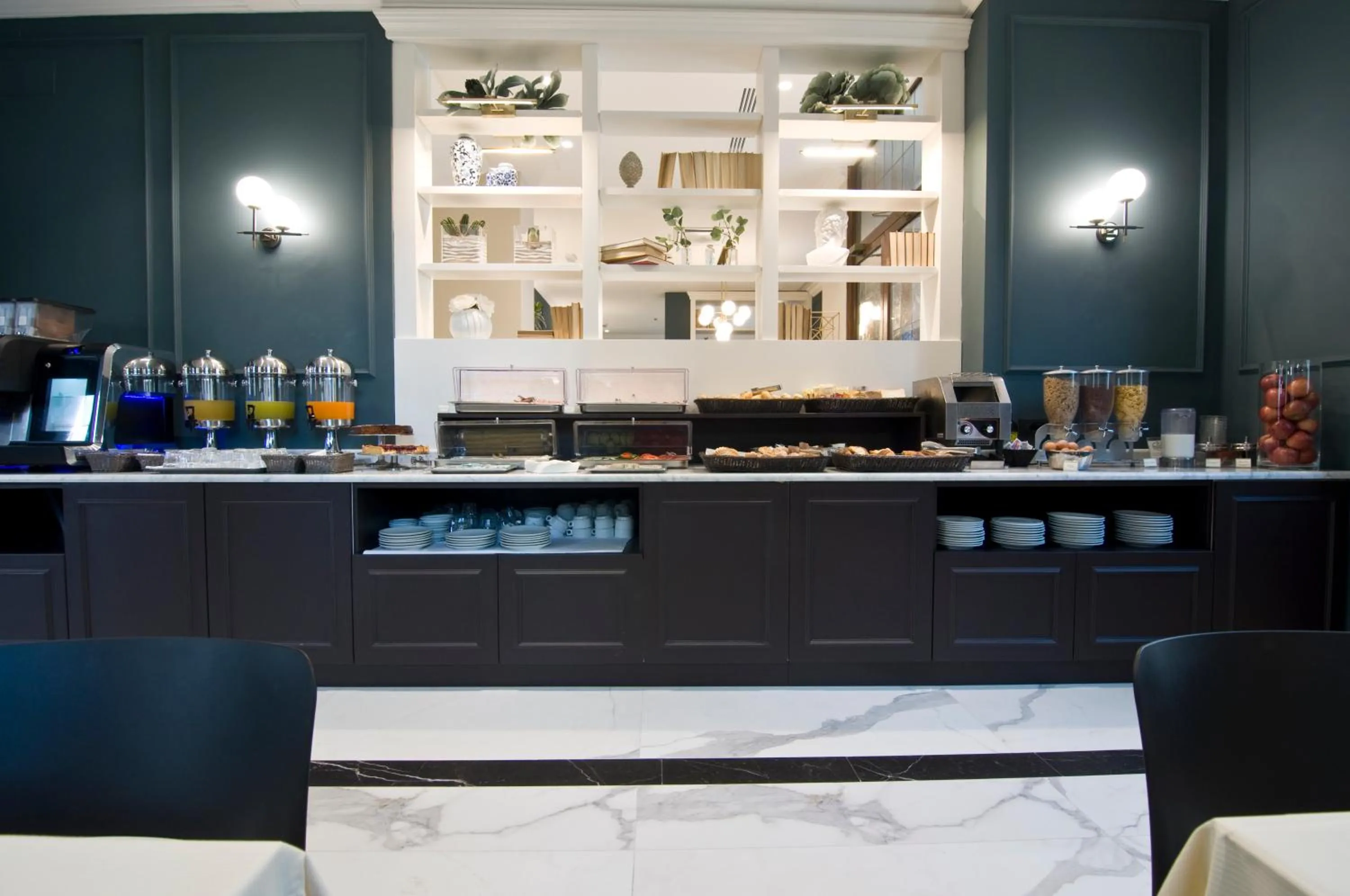 Buffet breakfast in Hotel Golf