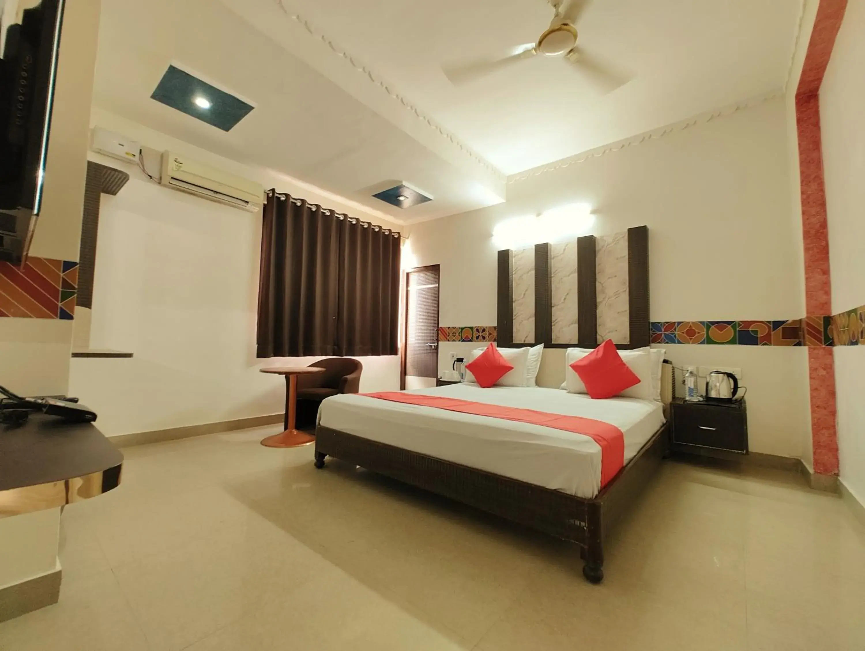 King Room in Hotel Omni Plaza King Room in Hotel Omni Plaza