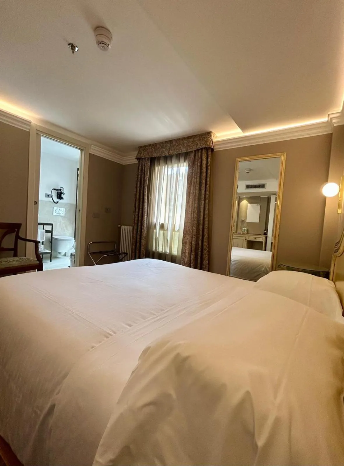 Bed in Albergo Cavalletto & Doge Orseolo