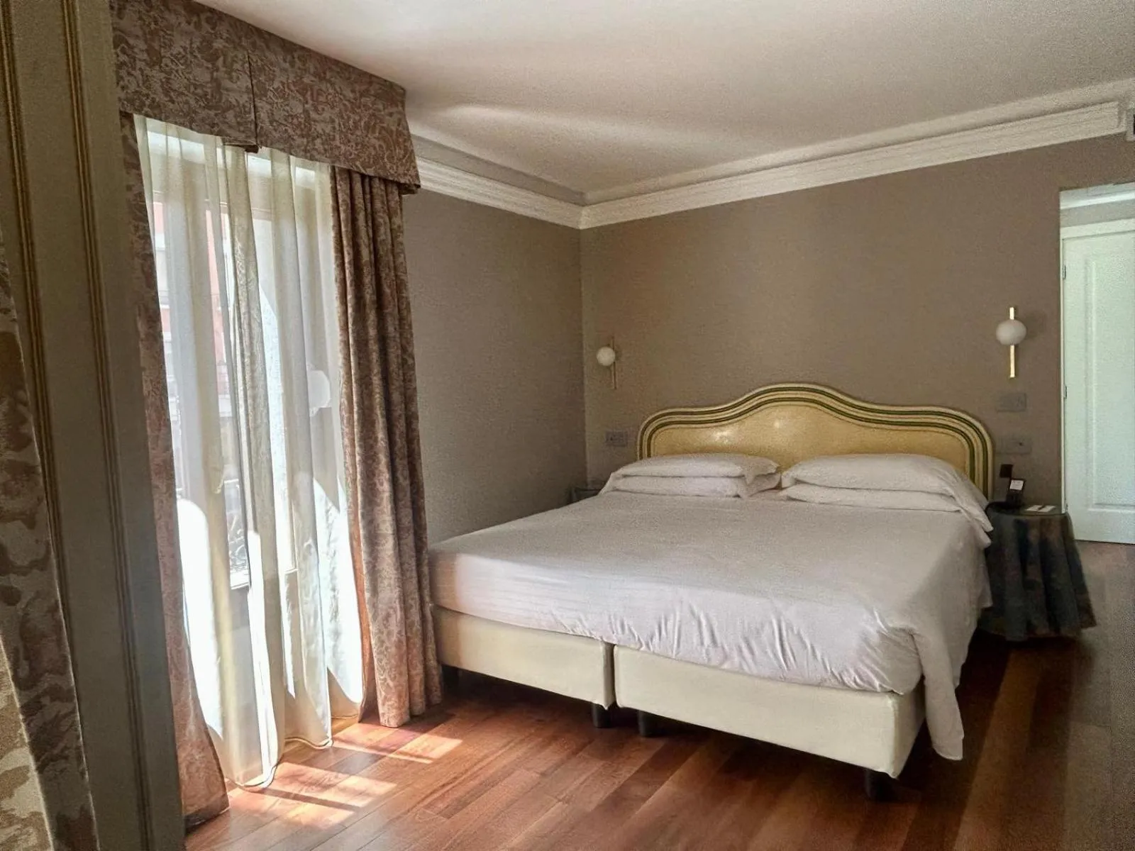 Bed in Albergo Cavalletto & Doge Orseolo