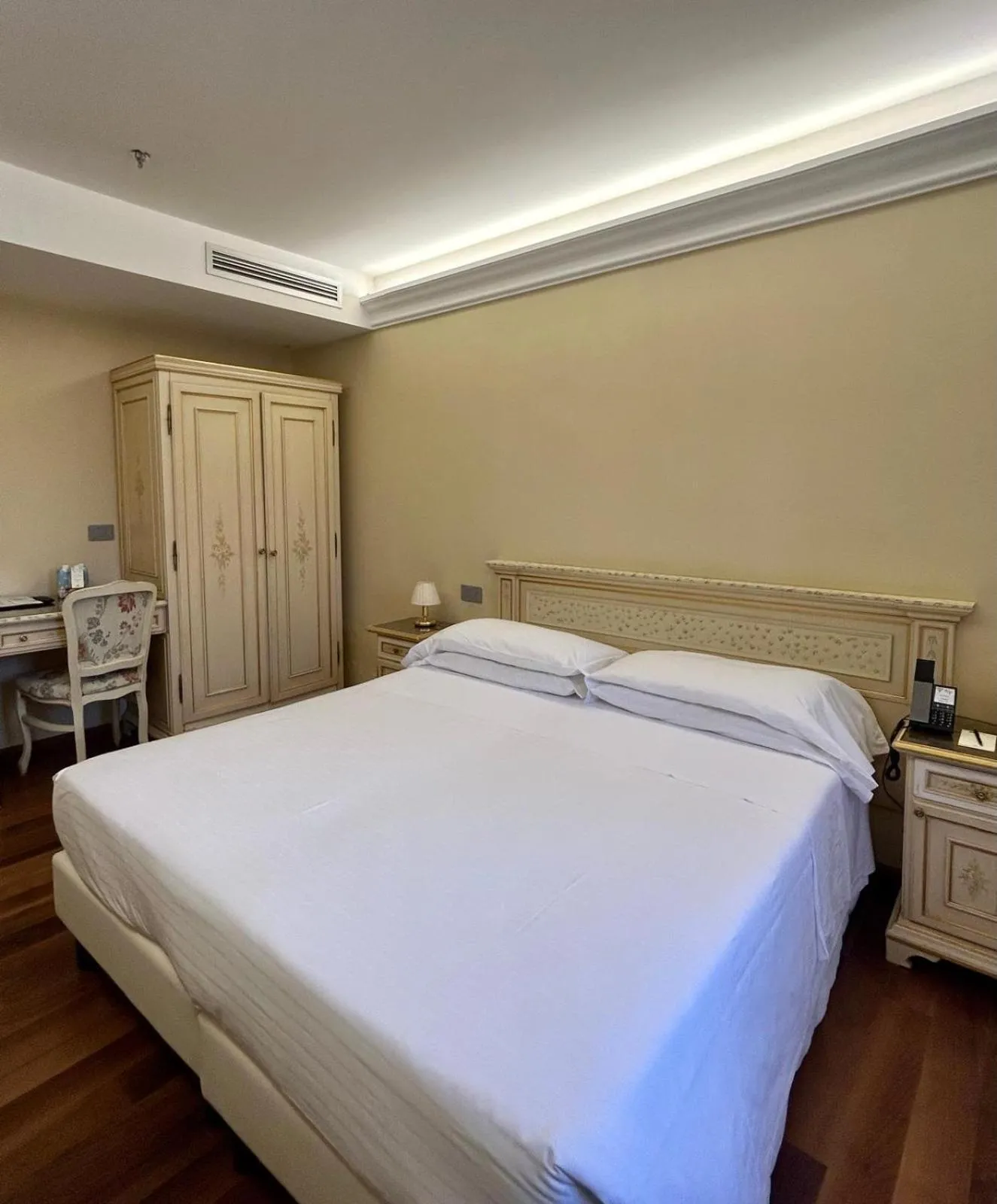 Bed in Albergo Cavalletto & Doge Orseolo