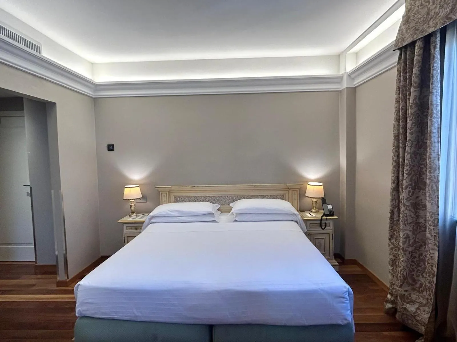 Bed in Albergo Cavalletto & Doge Orseolo