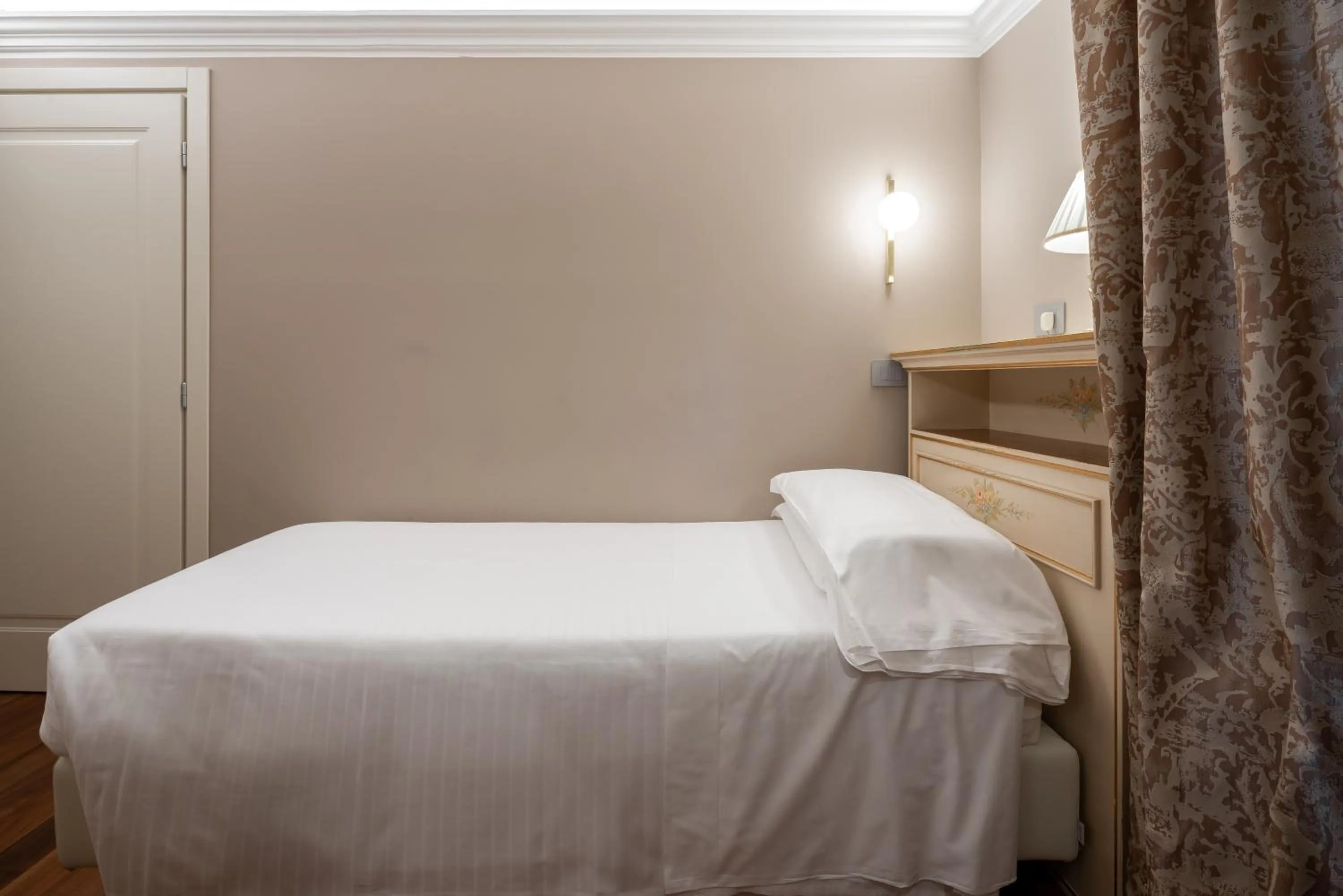 Bed in Albergo Cavalletto & Doge Orseolo