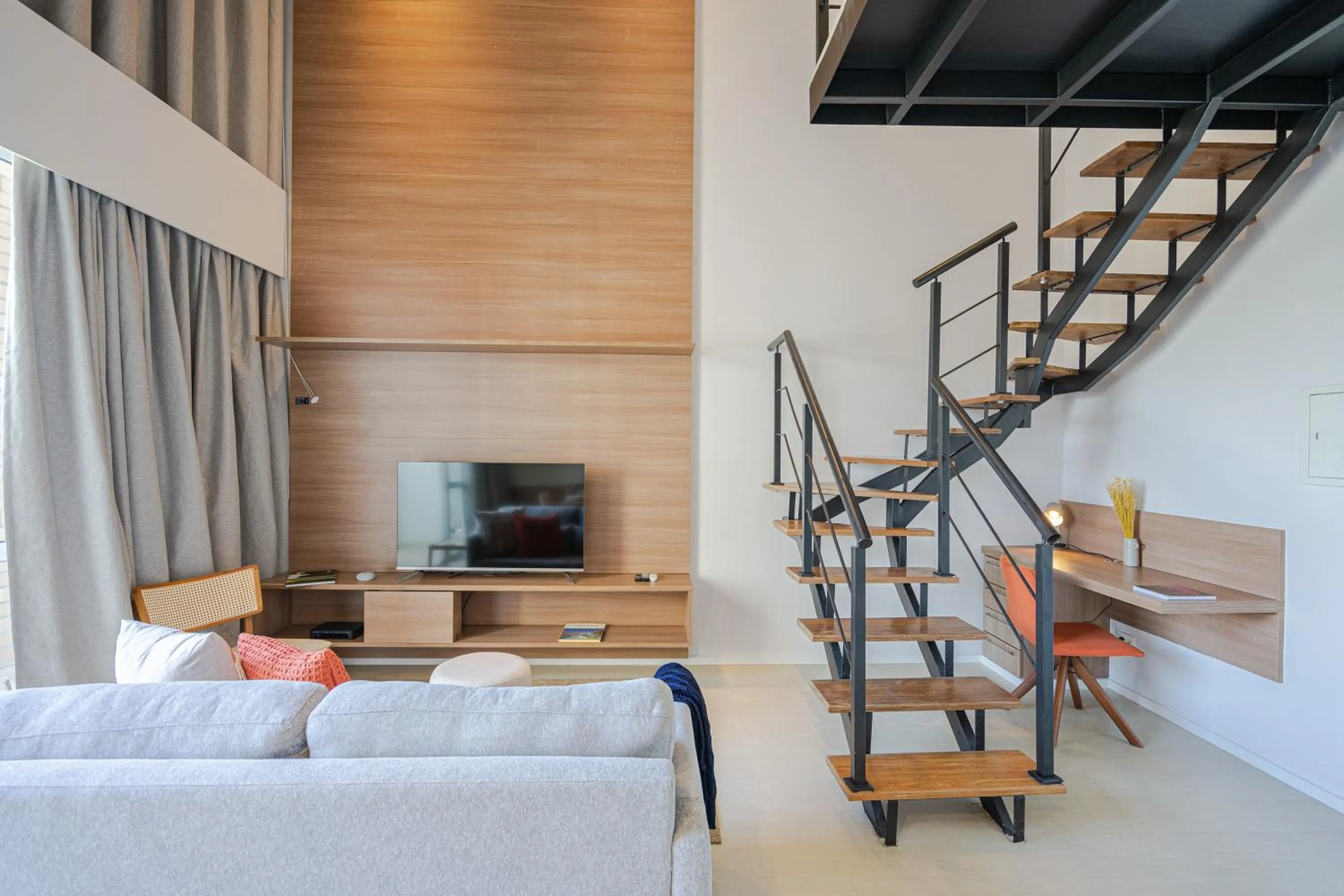 Day, Bed in Charlie NYC Berrini