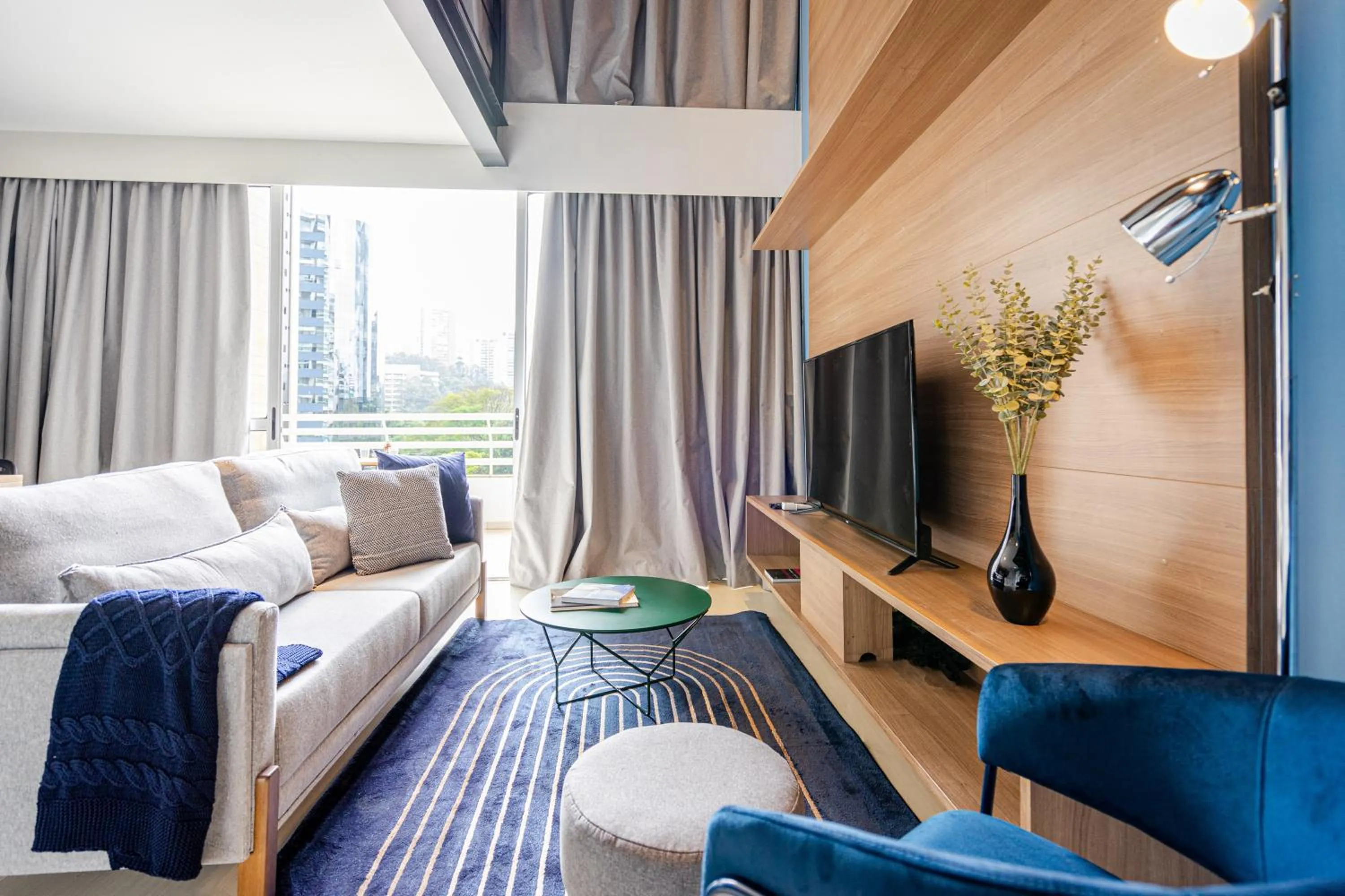 Day, Bed in Charlie NYC Berrini