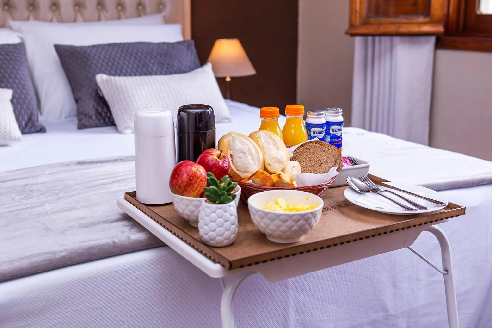 Breakfast, Bed in Hotel Gambrinus