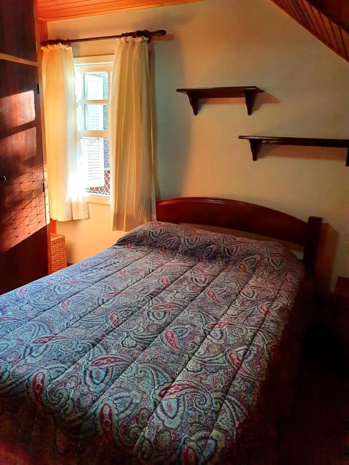 Bedroom, Bed in Colônia SAA