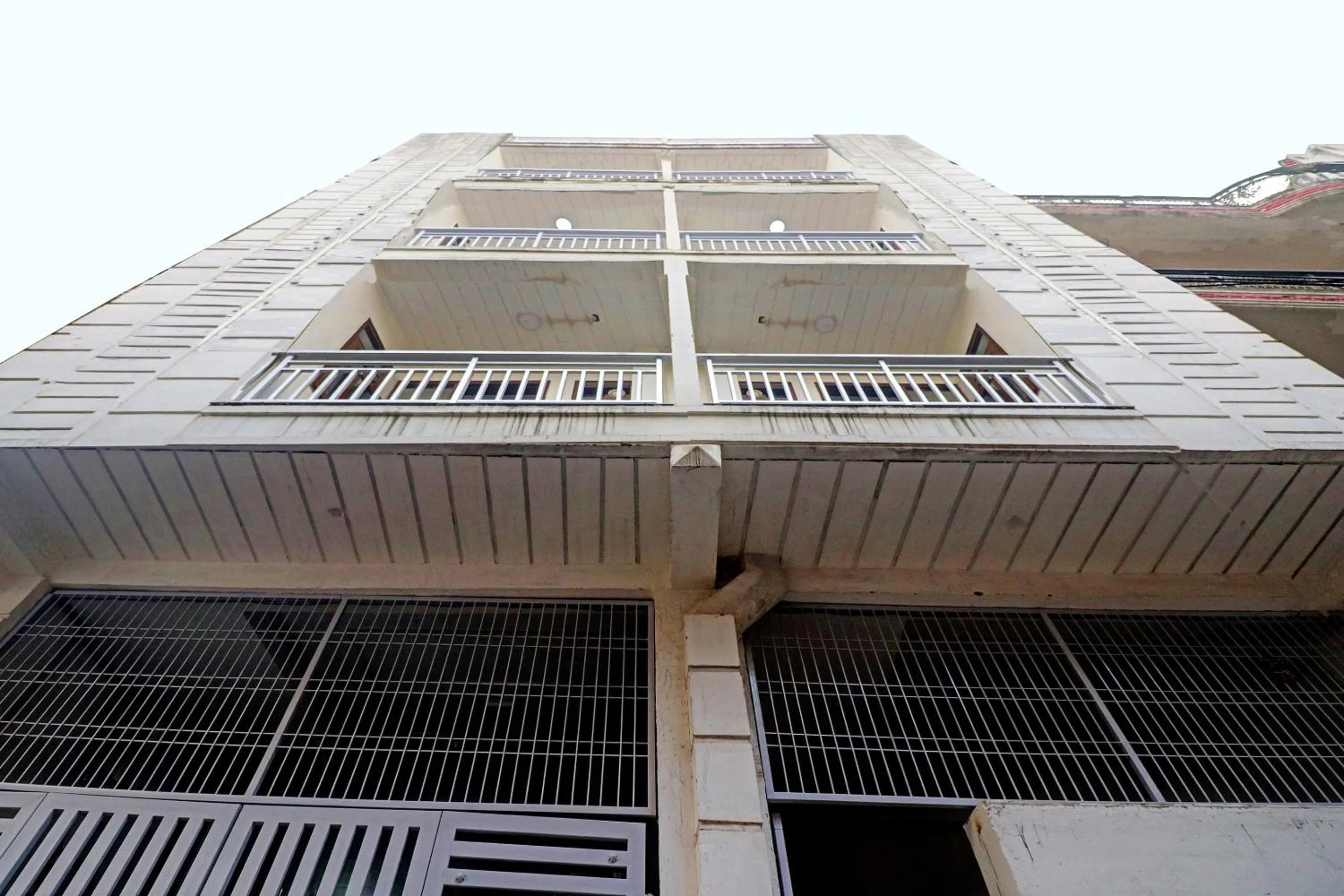 Facade/entrance in Hotel O South Plaza