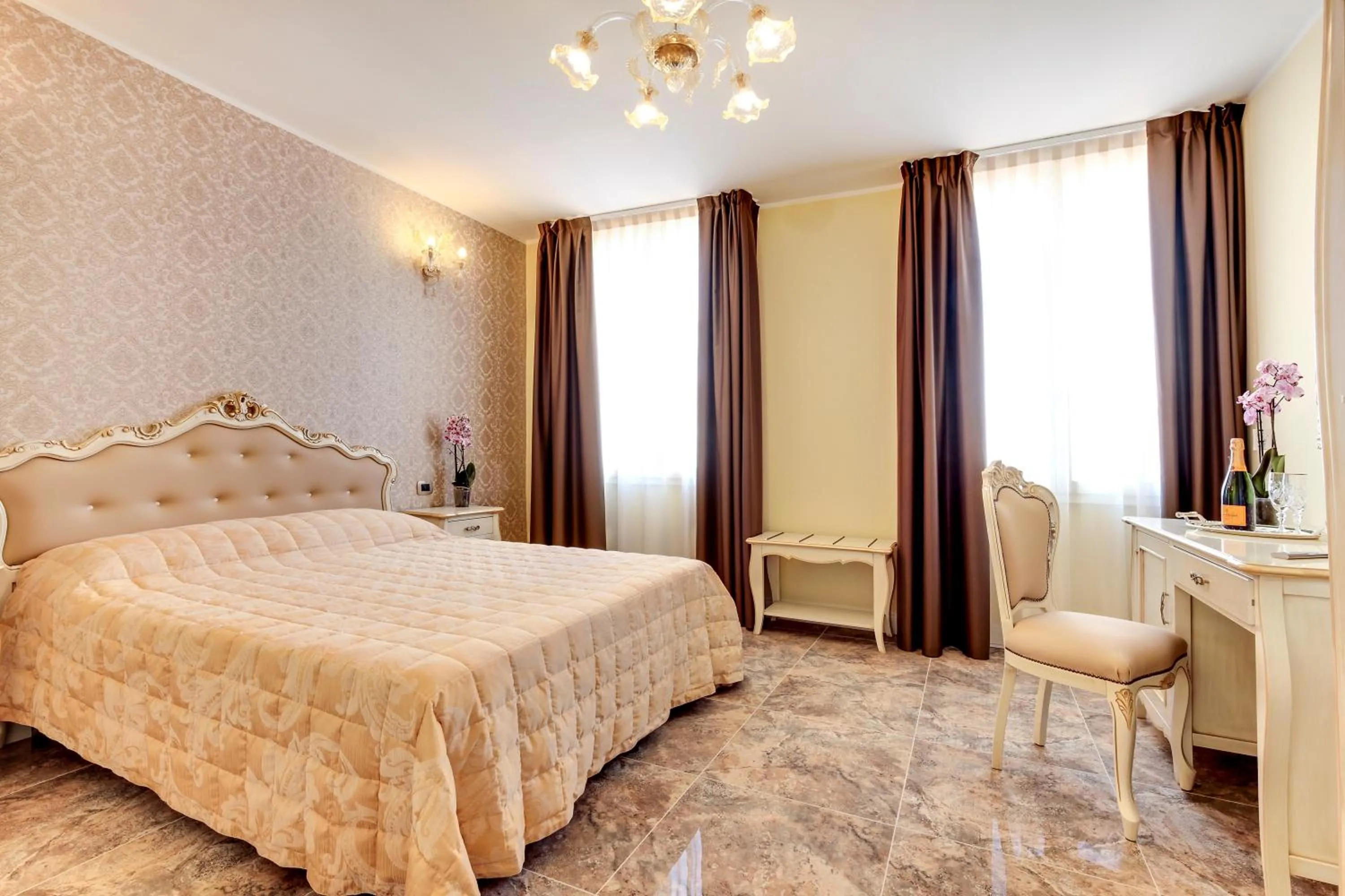 Bedroom, Bed in New Reiter Hotel