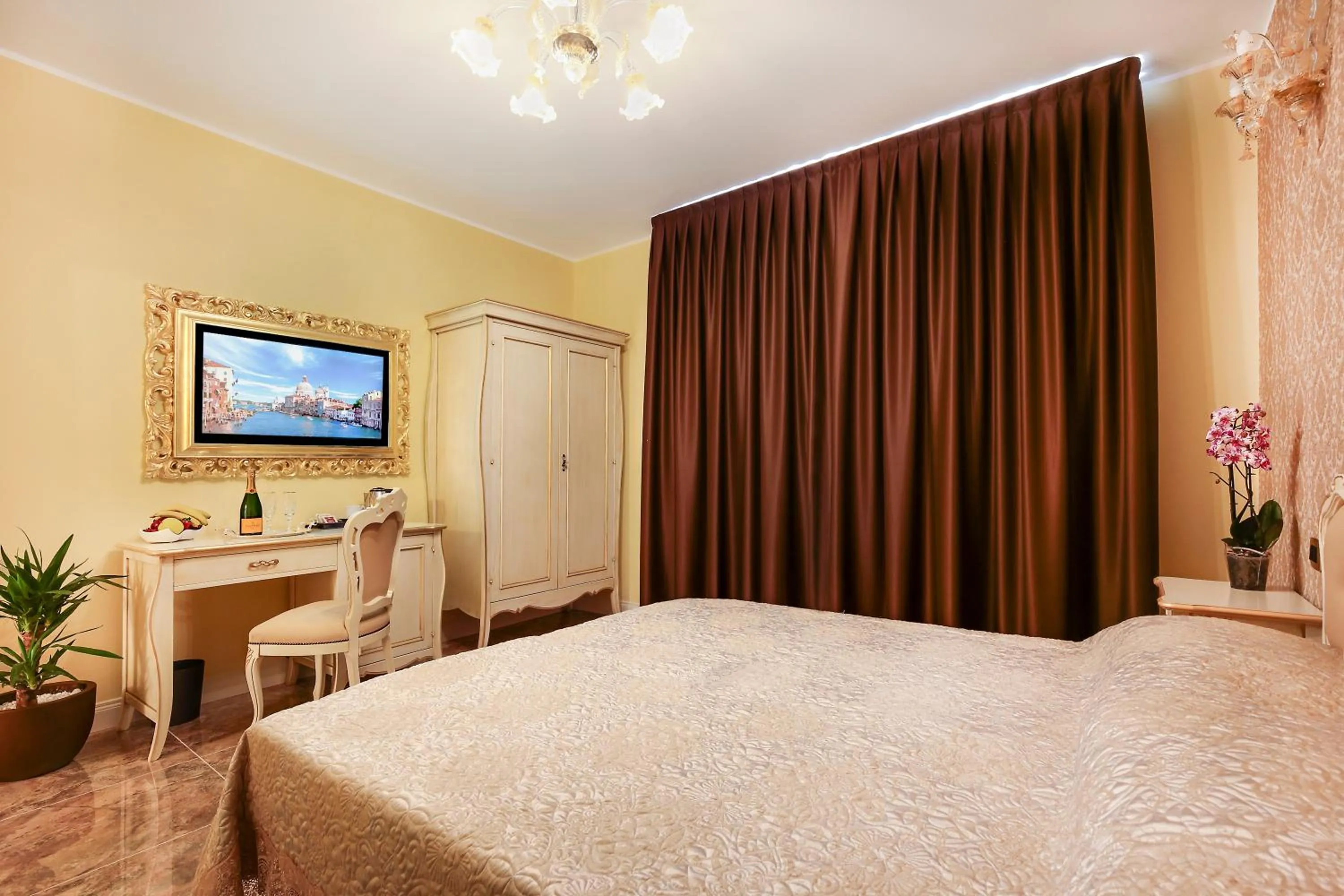 Bedroom, Bed in New Reiter Hotel