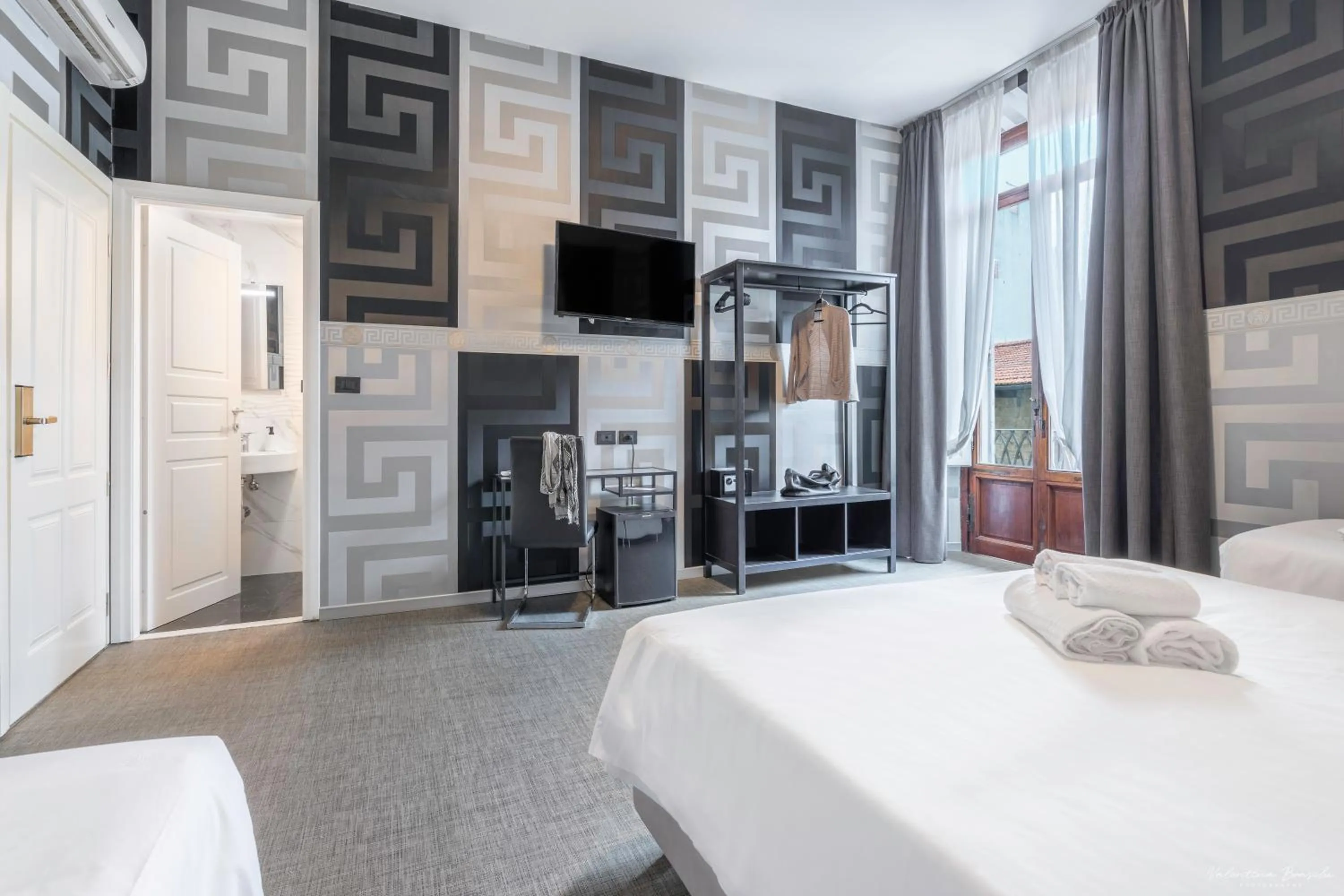 TV and multimedia, Bed in Hotel Argentina