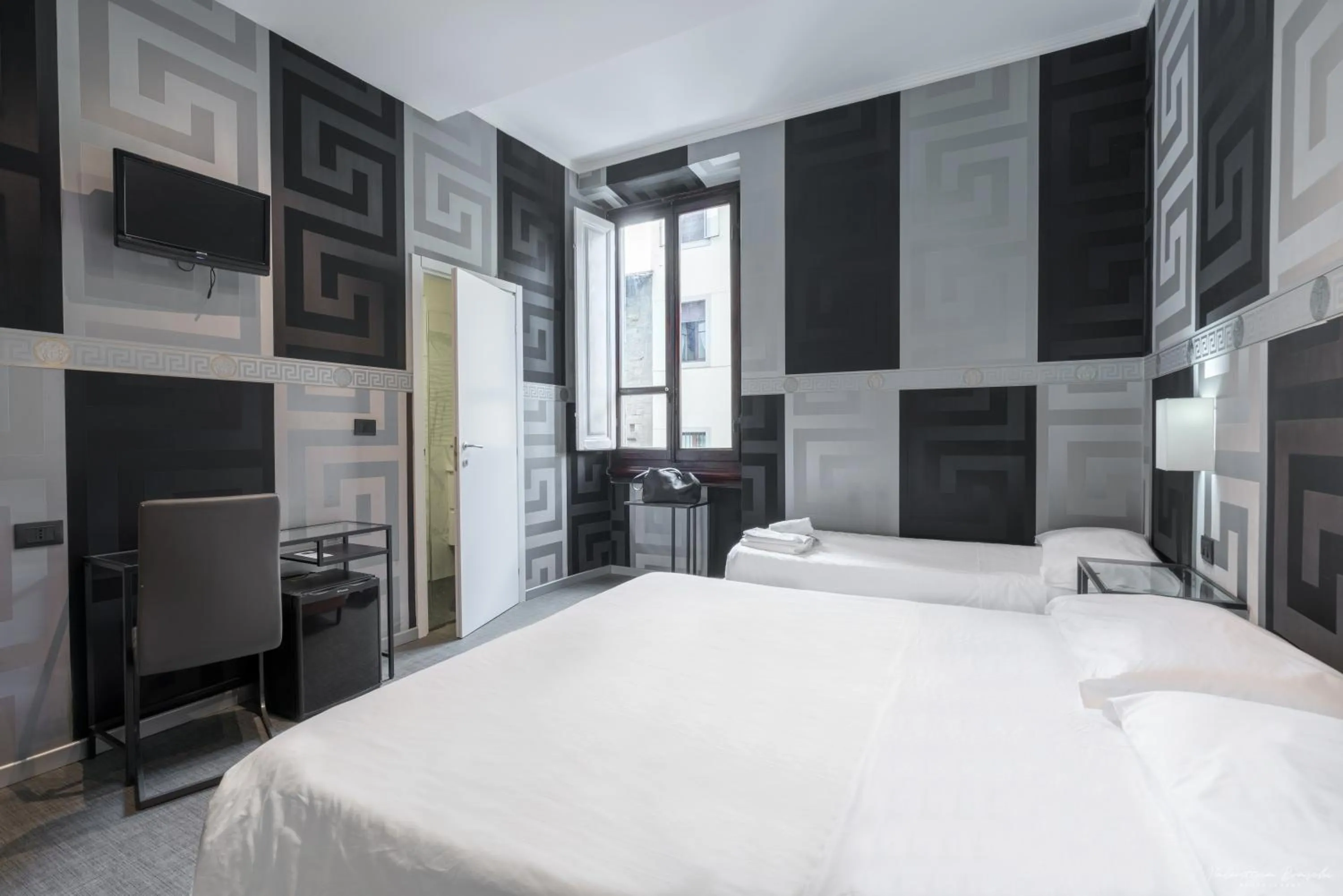 Photo of the whole room, Bed in Hotel Argentina