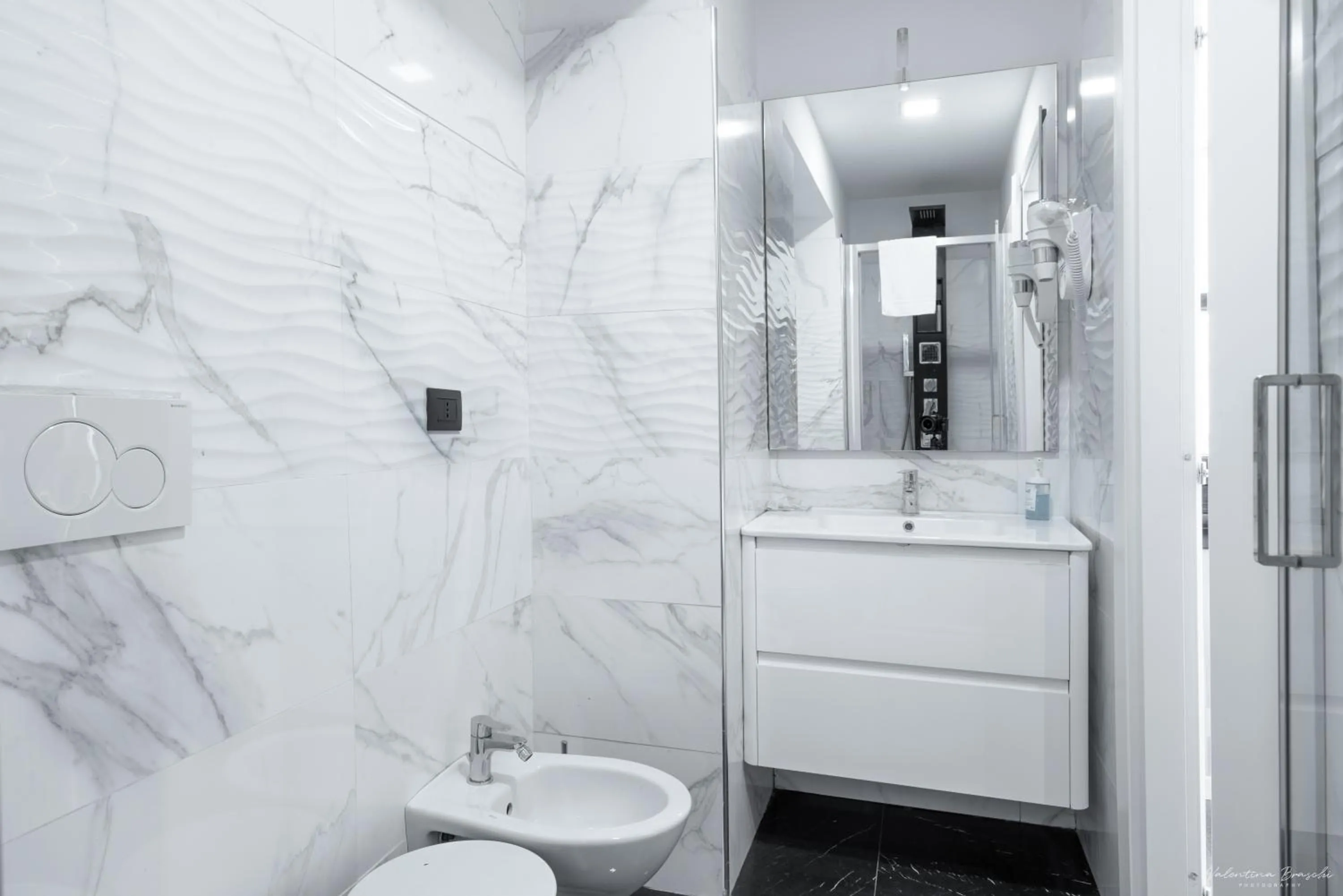 Bathroom in Hotel Argentina