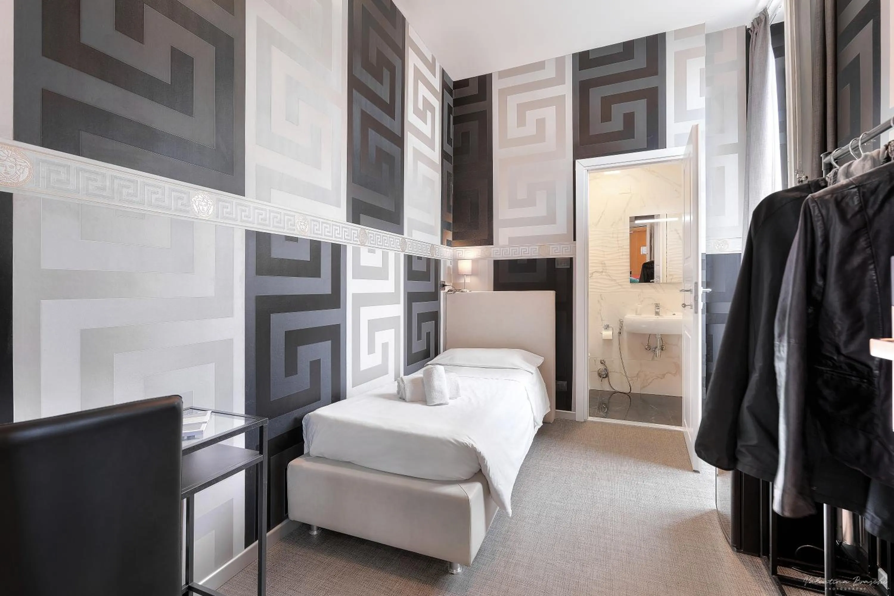 Bedroom, Bed in Hotel Argentina